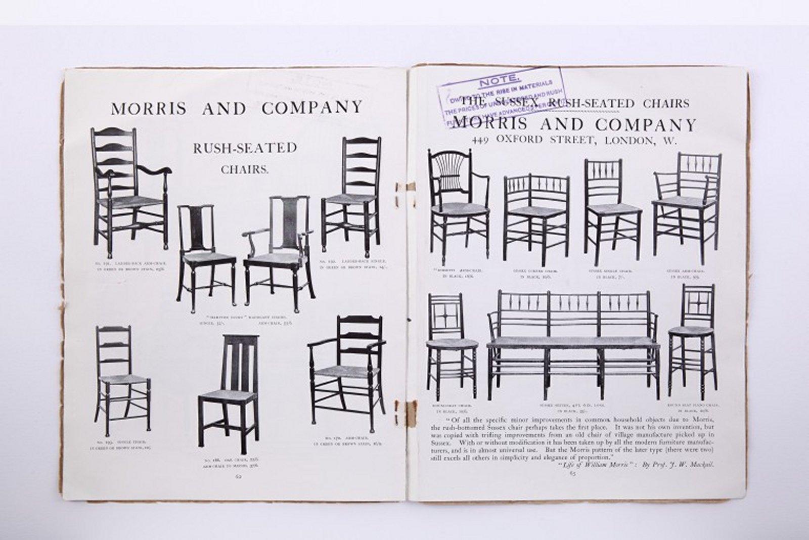 Morris & Co., Satz von vierzehn Arts & Crafts Queen Anne-Mahagoni-Esszimmerstühlen (19. Jahrhundert) im Angebot