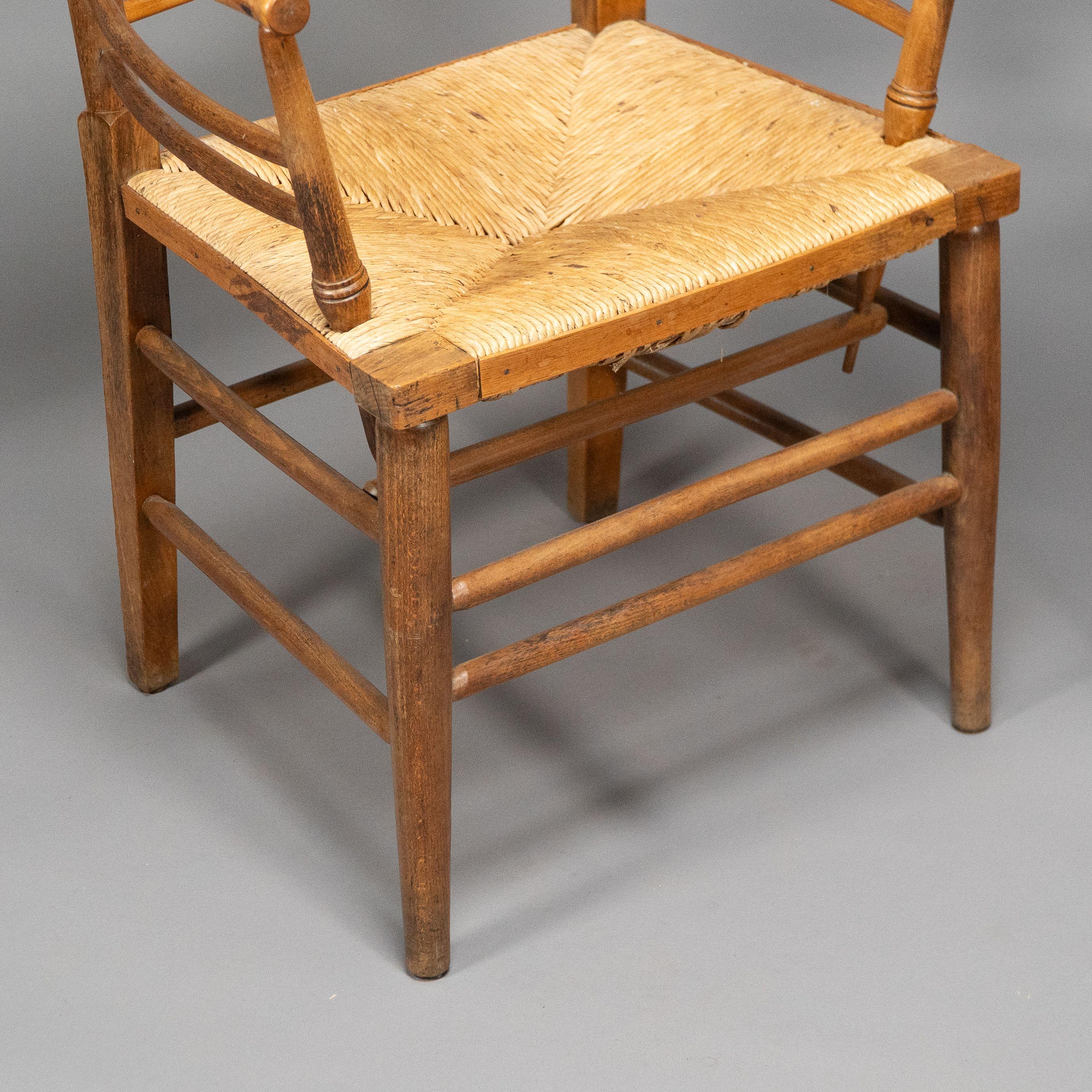 Morris & Co attribué à Philip Webb. Rare paire de fauteuils en hêtre de Beeche en vente 6