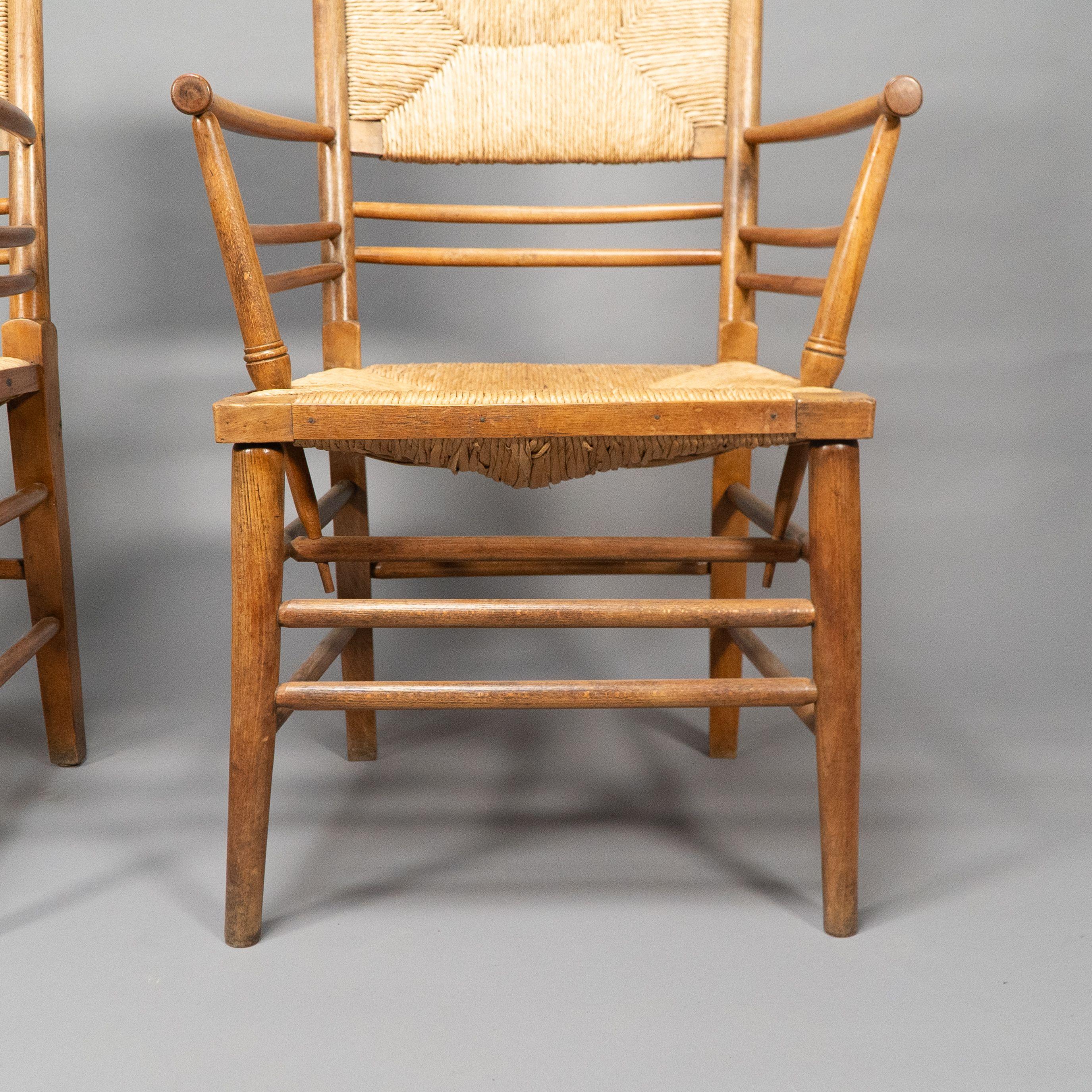 Morris & Co attribué à Philip Webb. Rare paire de fauteuils en hêtre de Beeche en vente 7