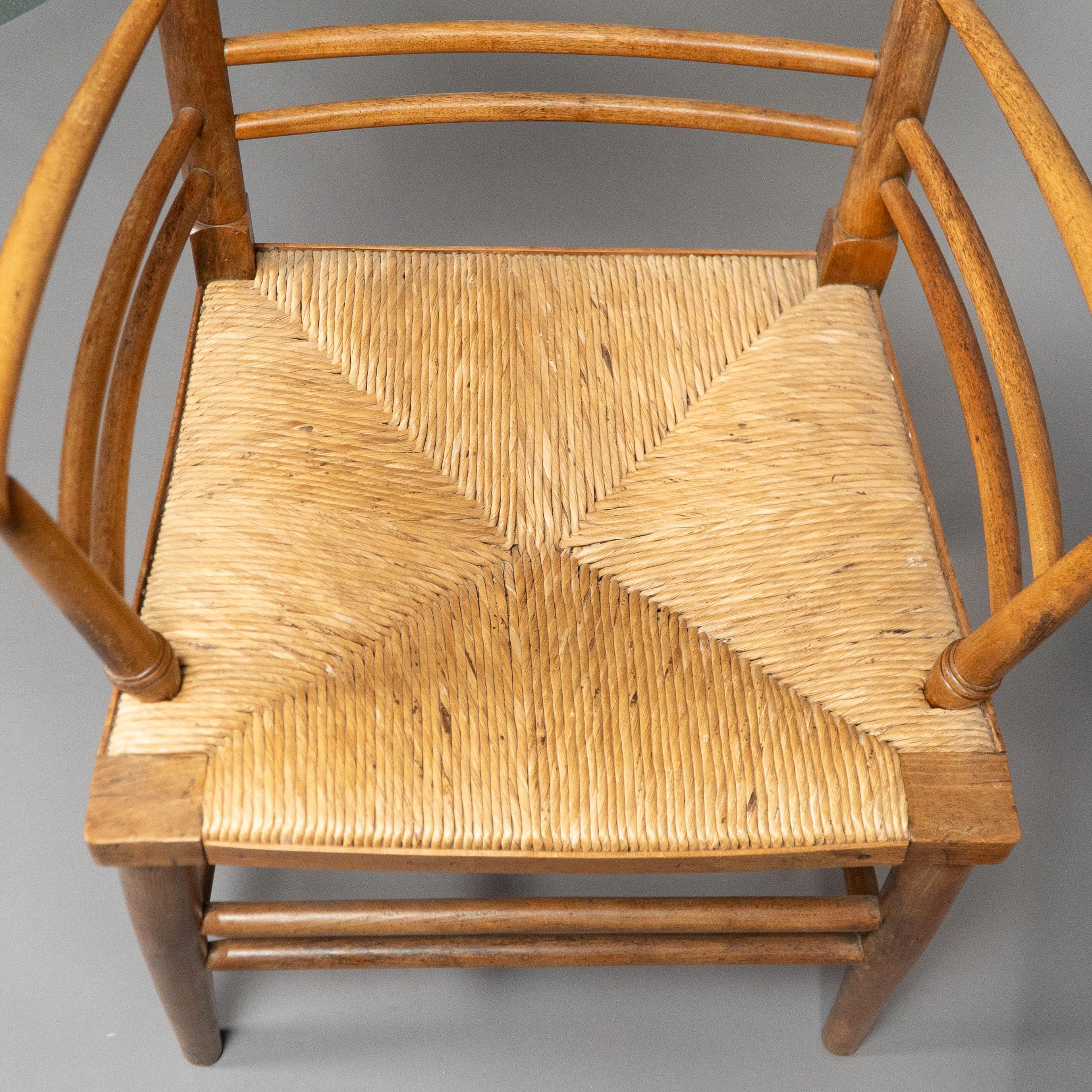 Morris & Co attribué à Philip Webb. Rare paire de fauteuils en hêtre de Beeche en vente 8