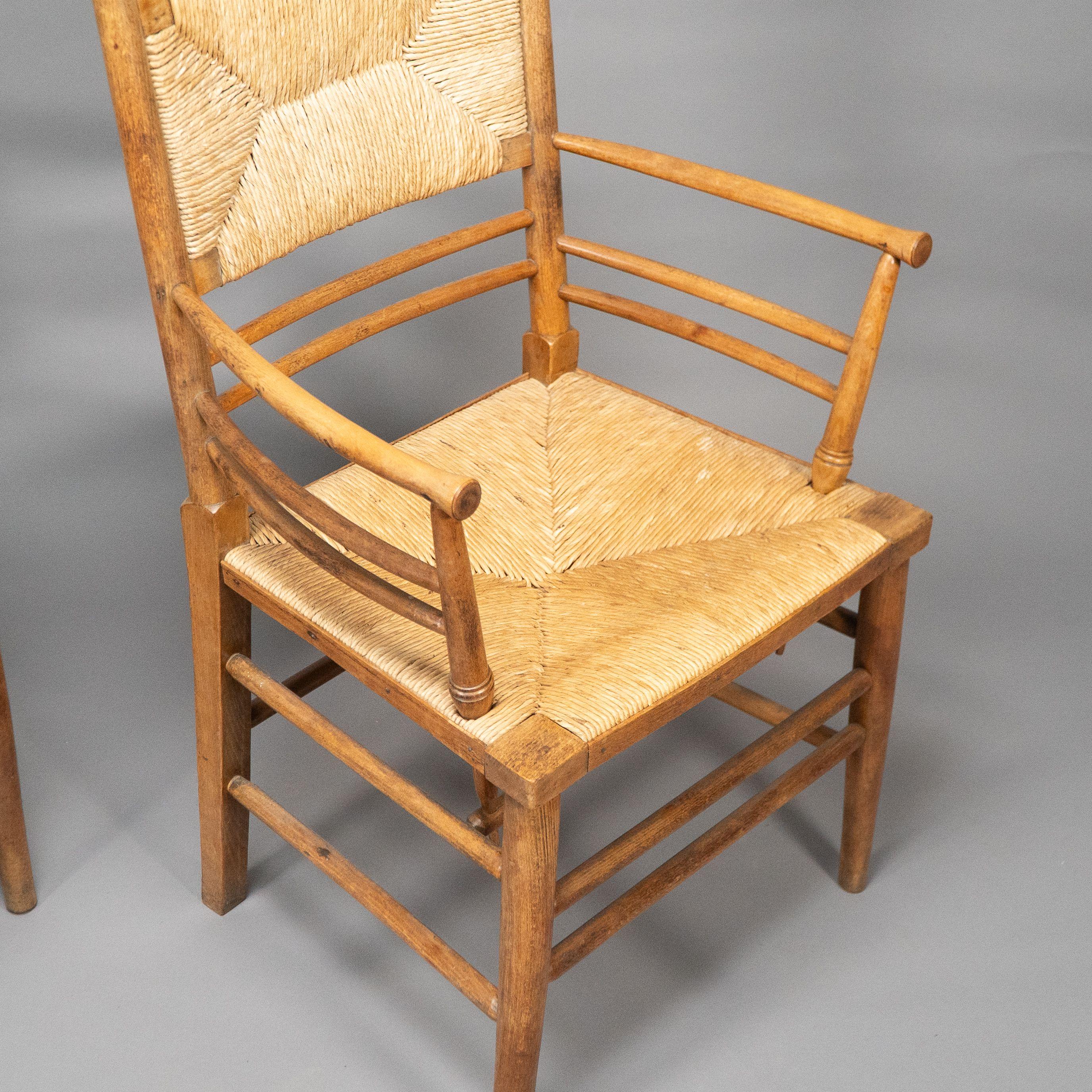 Morris & Co attribué à Philip Webb. Rare paire de fauteuils en hêtre de Beeche en vente 10