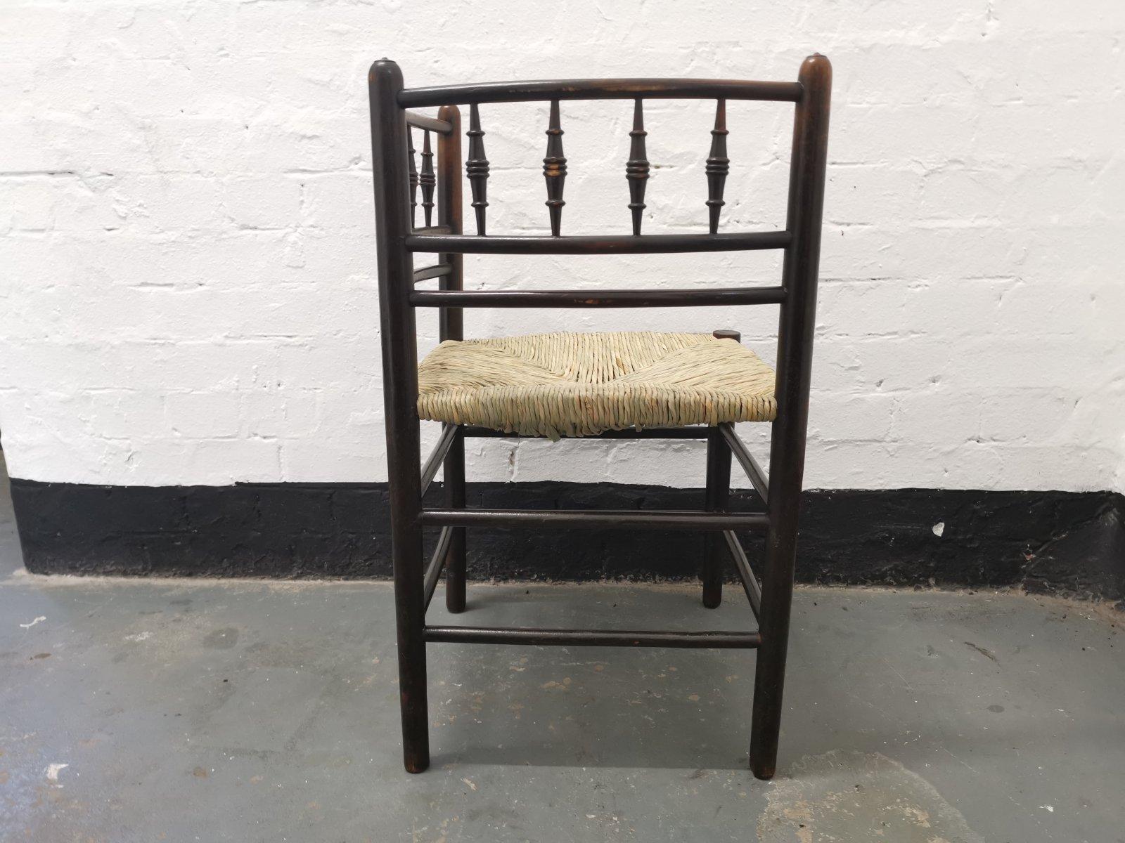 Morris & Co, Attributed to Phillip Webb, A Rare Sussex Rush Seat Corner Chair In Good Condition In London, GB