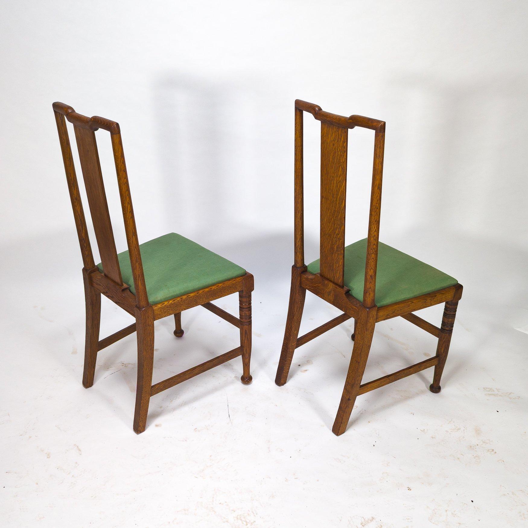 Morris & Co. Fünf Arts & Crafts-Esszimmerstühle aus Eiche, entworfen in den Büros von Shaw im Angebot 2