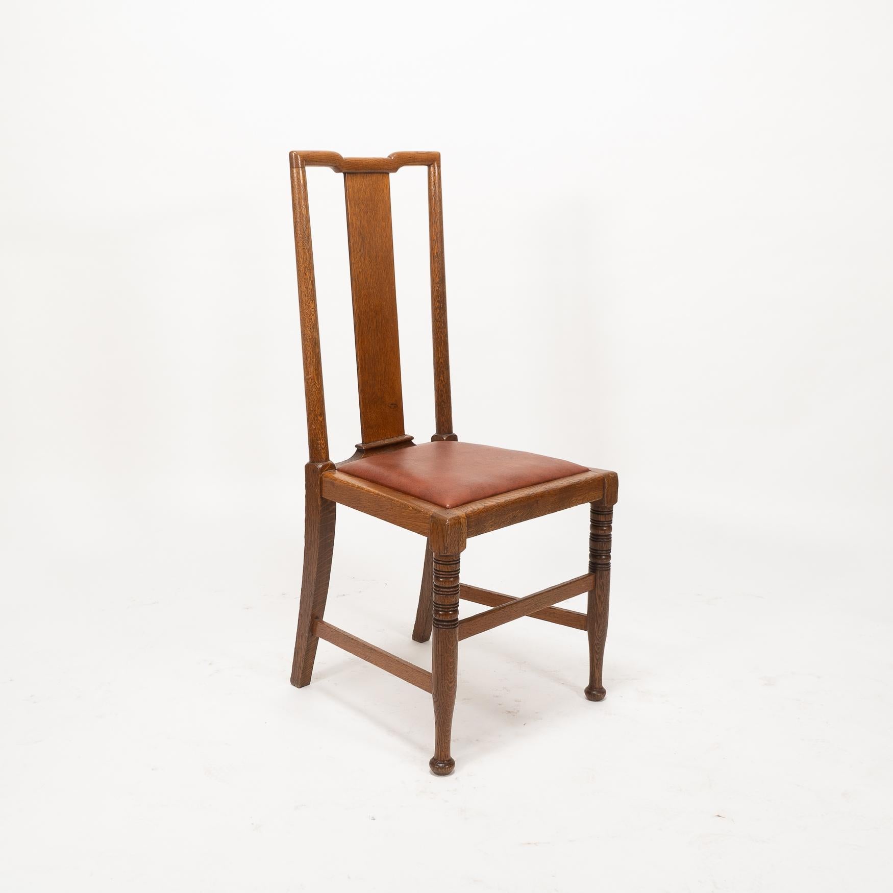 Morris & Co. Vier Arts & Crafts-Esszimmerstühle aus Eiche, entworfen in den Büros von Shaw im Angebot 4