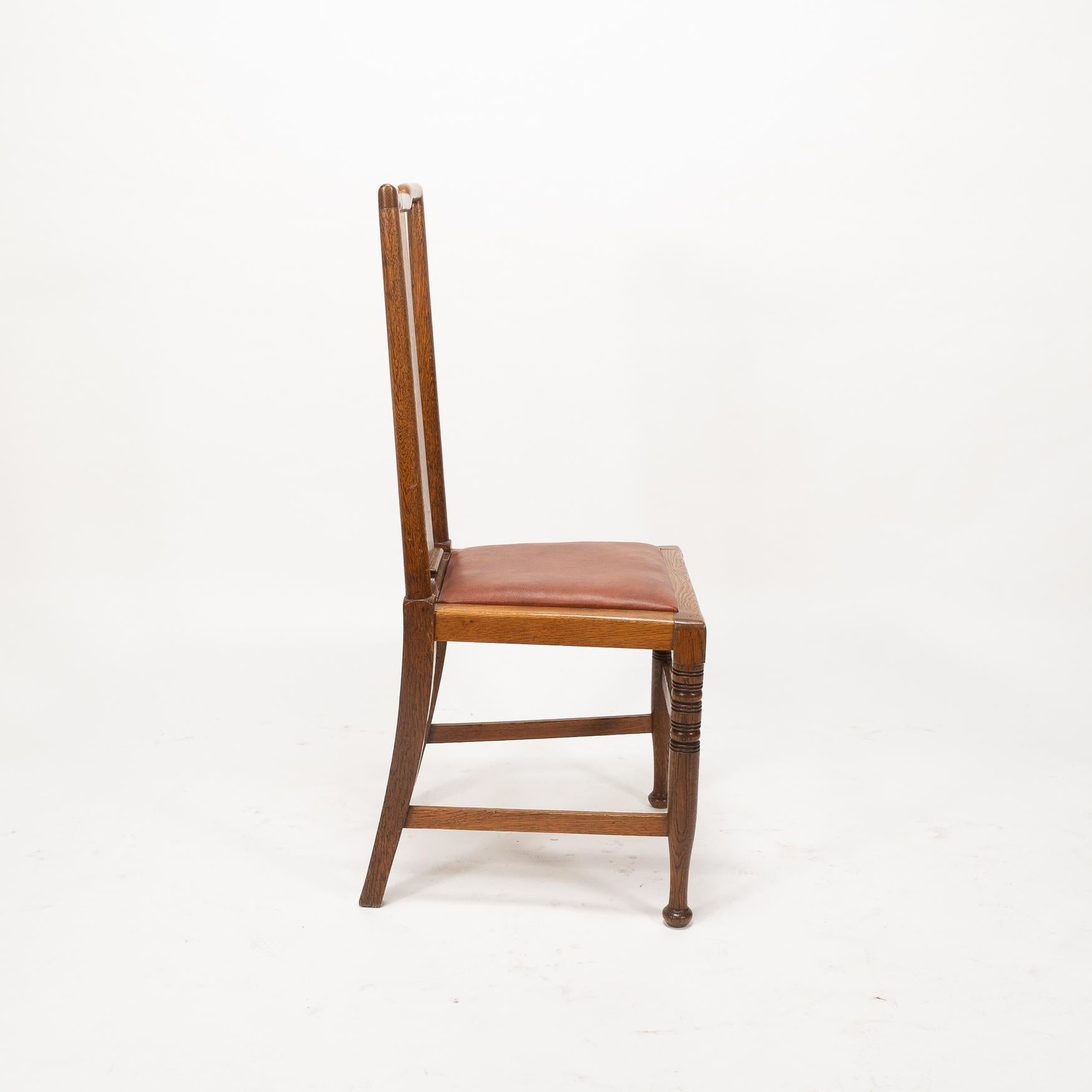 Morris & Co. Vier Arts & Crafts-Esszimmerstühle aus Eiche, entworfen in den Büros von Shaw im Angebot 5