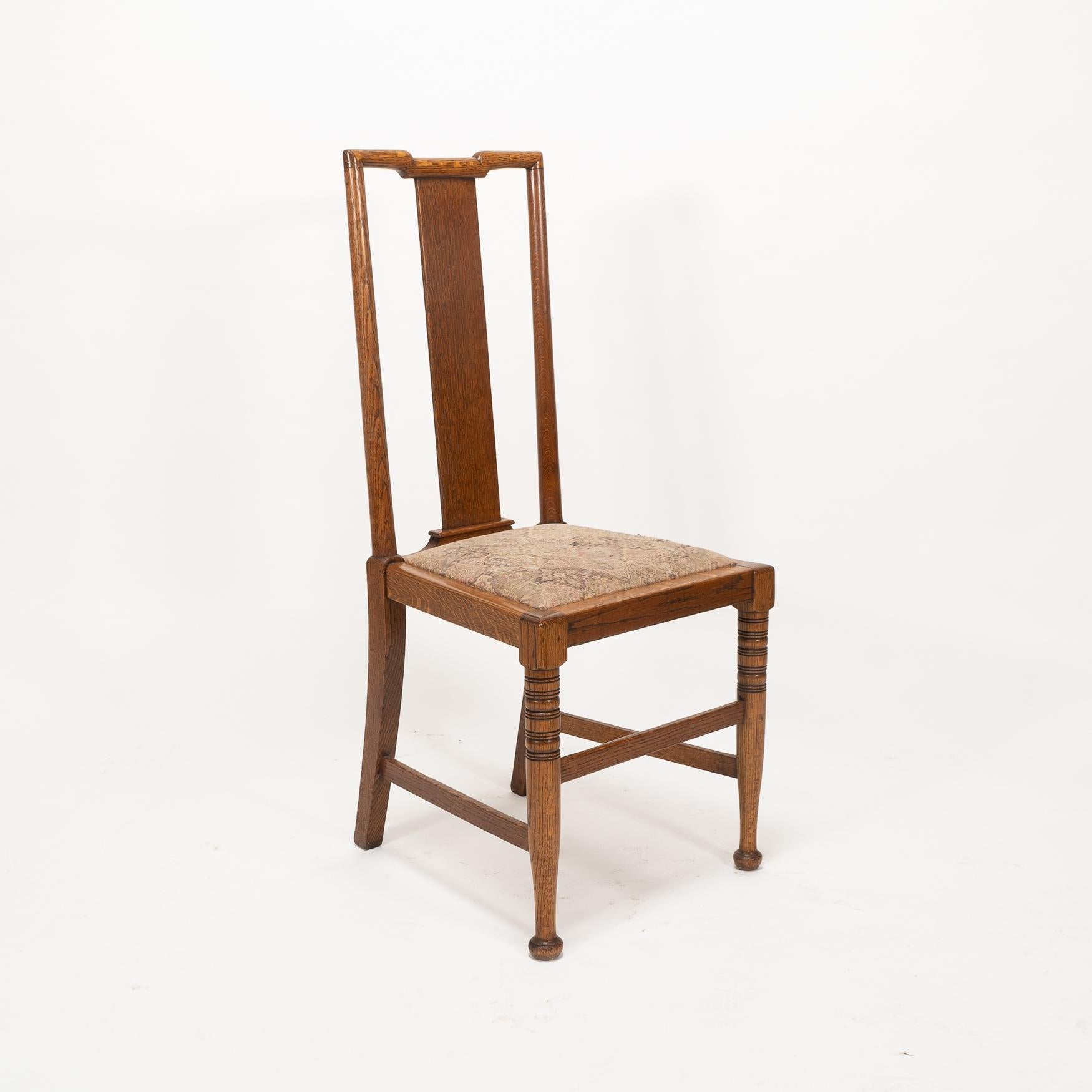 Morris & Co. Sechs Arts & Crafts-Esszimmerstühle aus Eiche, entworfen in den Büros von Shaw im Zustand „Gut“ im Angebot in London, GB