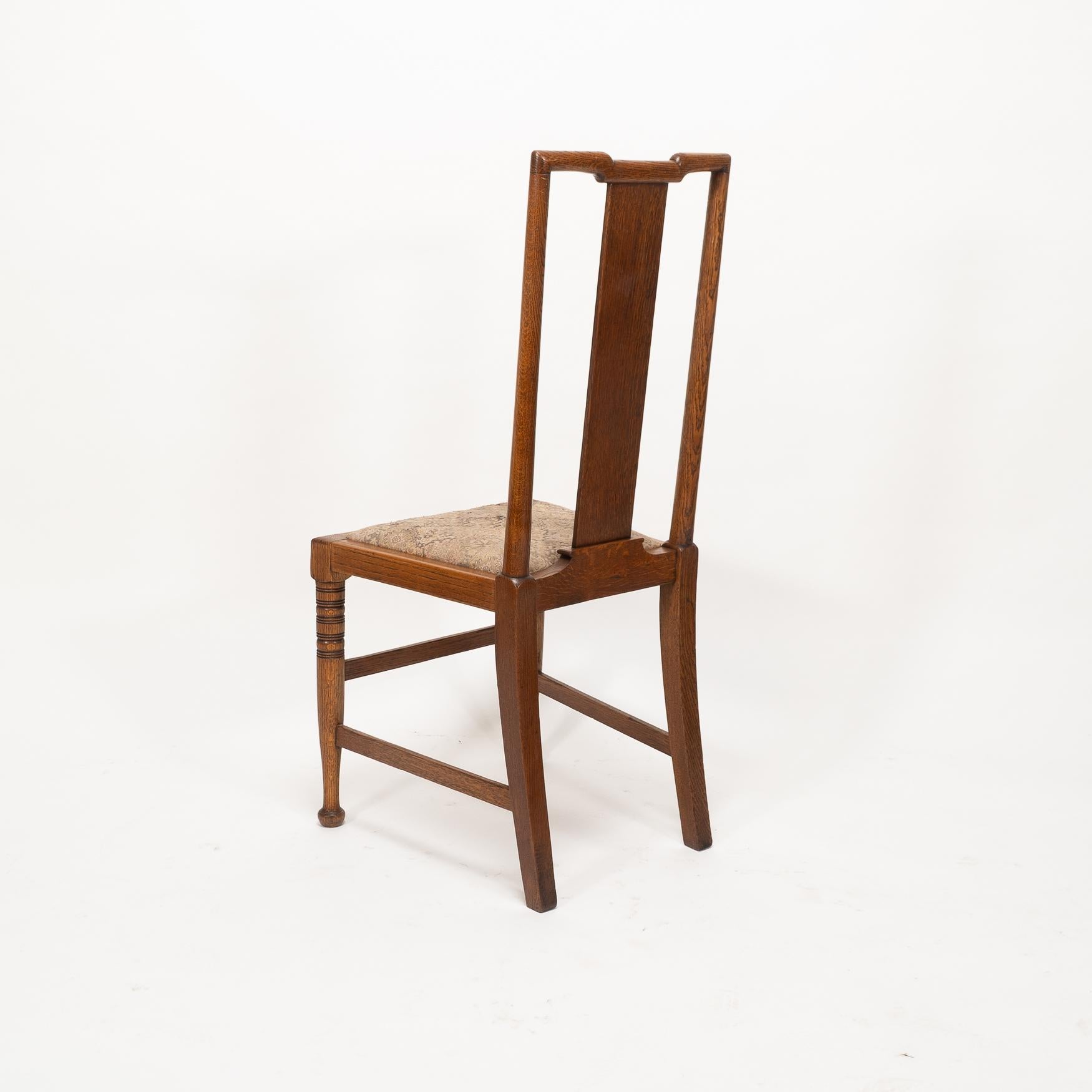 Morris & Co. Sechs Arts & Crafts-Esszimmerstühle aus Eiche, entworfen in den Büros von Shaw im Angebot 2
