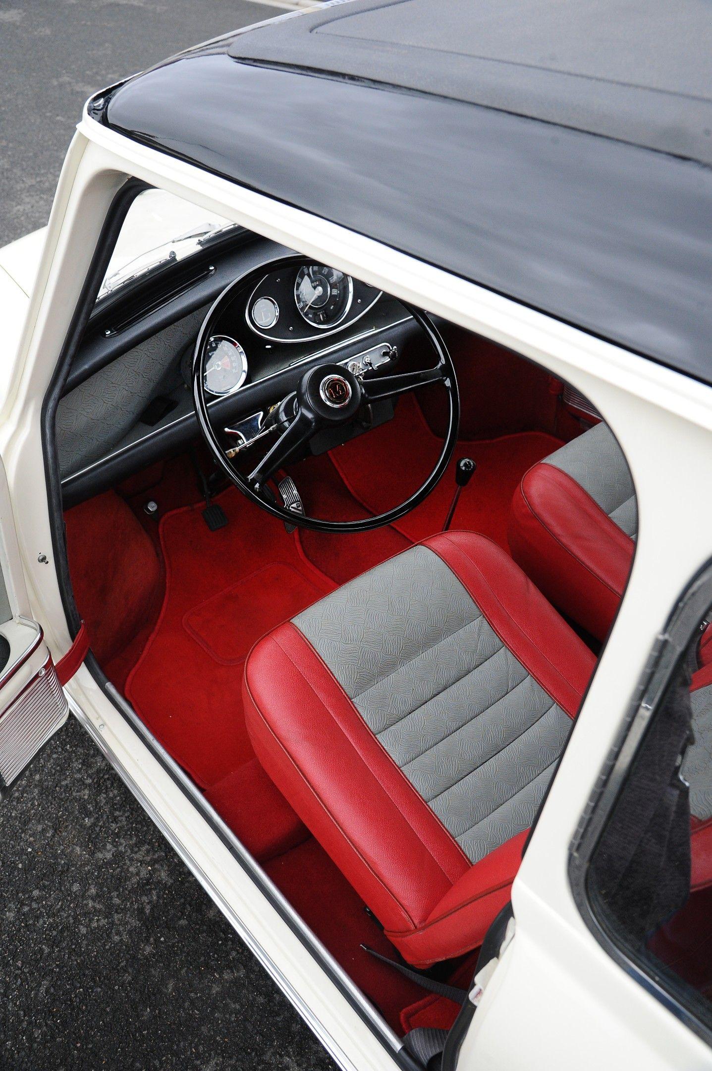 Milieu du XXe siècle Morris Cooper  1966 en vente