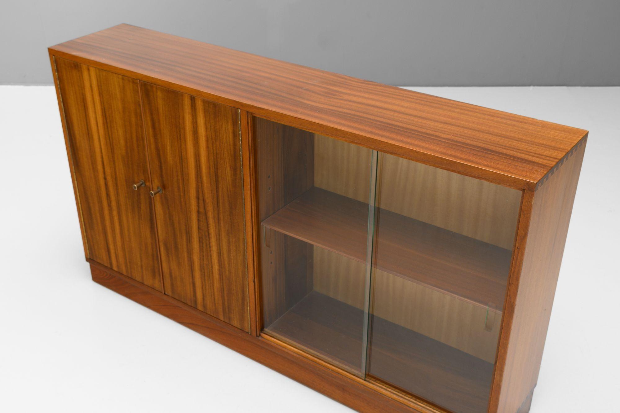 Morris of Glasgow Bookcase In Good Condition For Sale In London, England