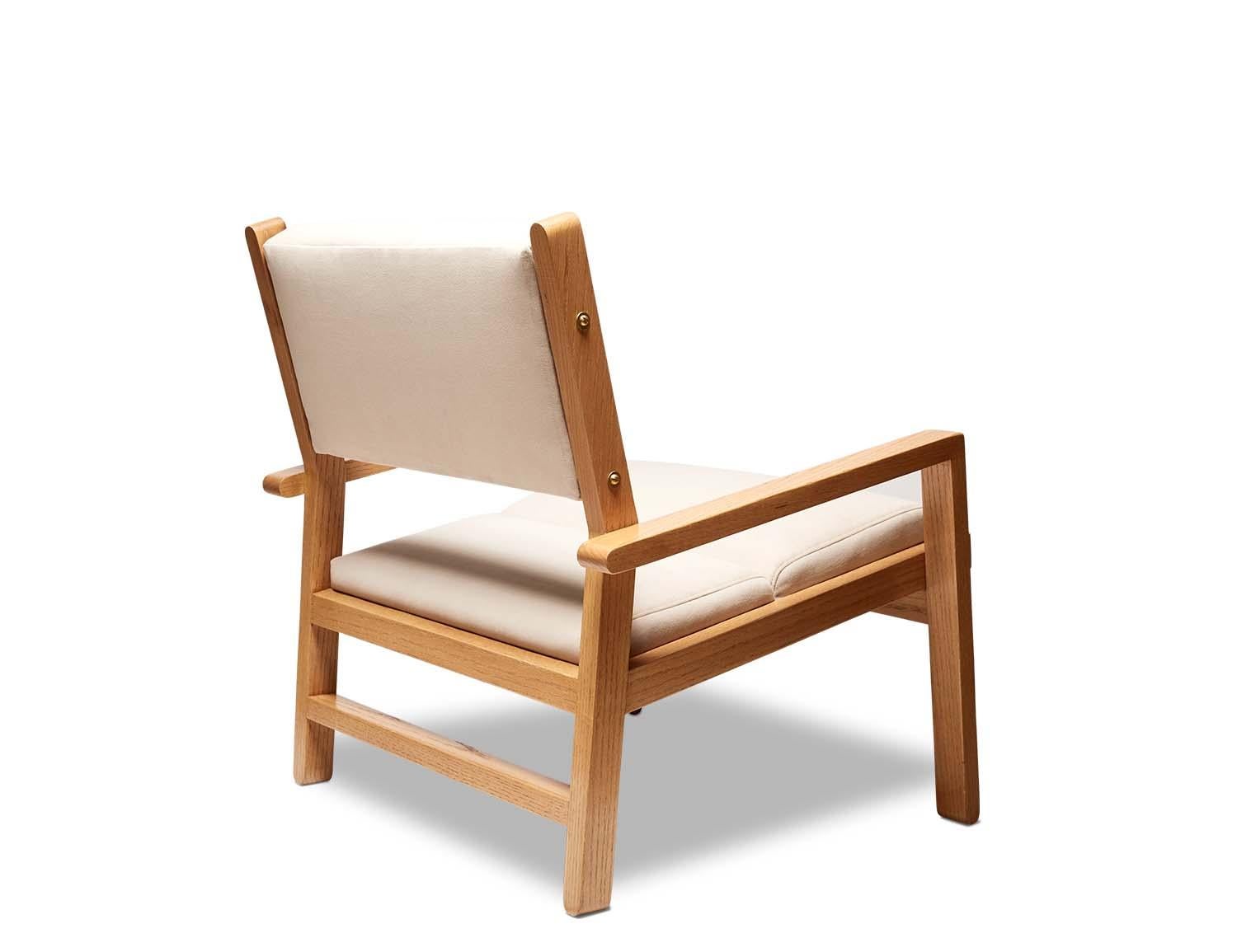 Contemporary Morro Lounge Chair by Lawson-Fenning