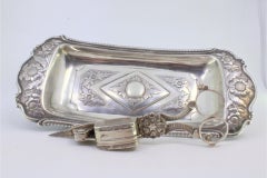 Morrões tray & scissors w/ floral reliefs, beaded edge & 4 ball feet