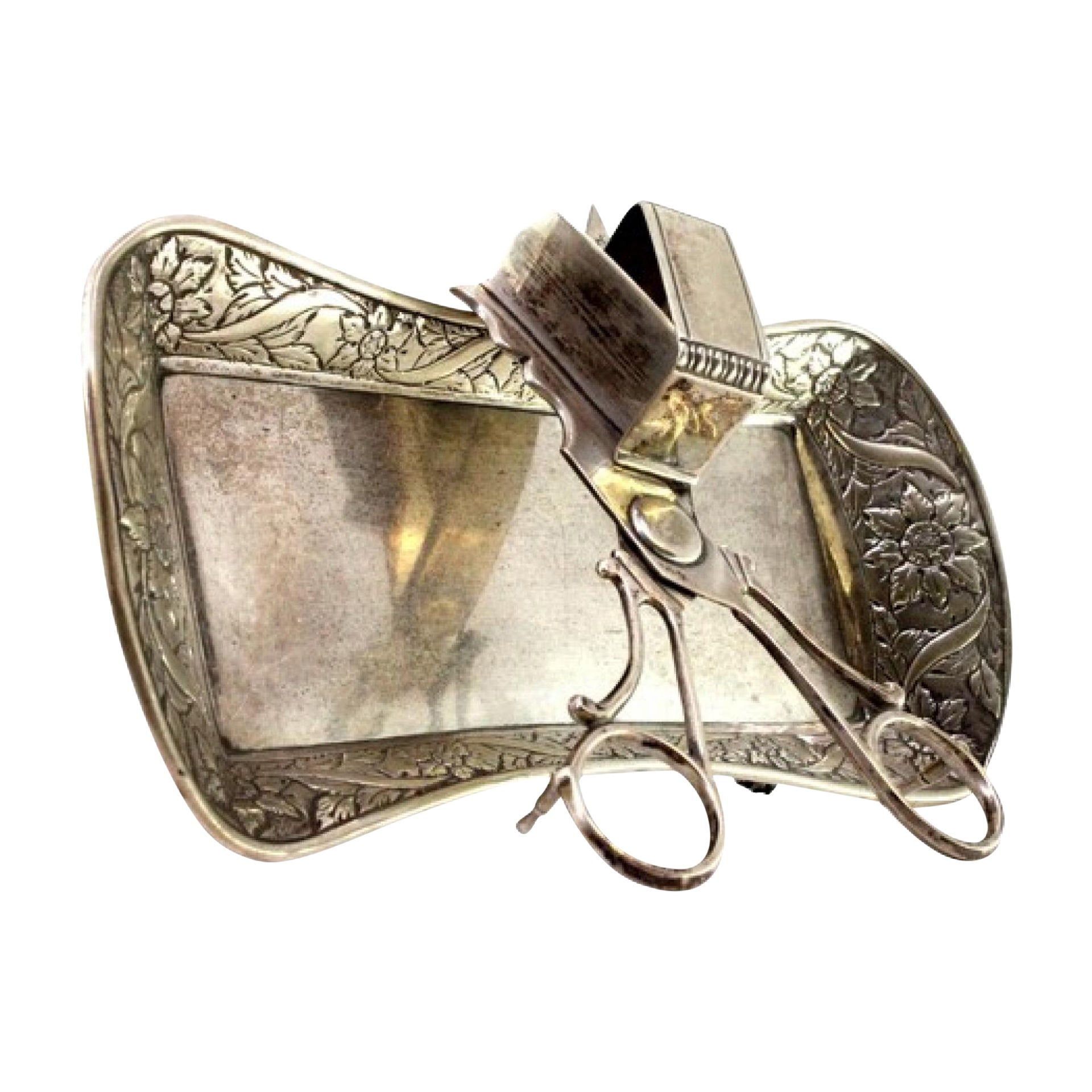 Morrões tray 
scissors w/ revealed floral motifs 
4 claw feet