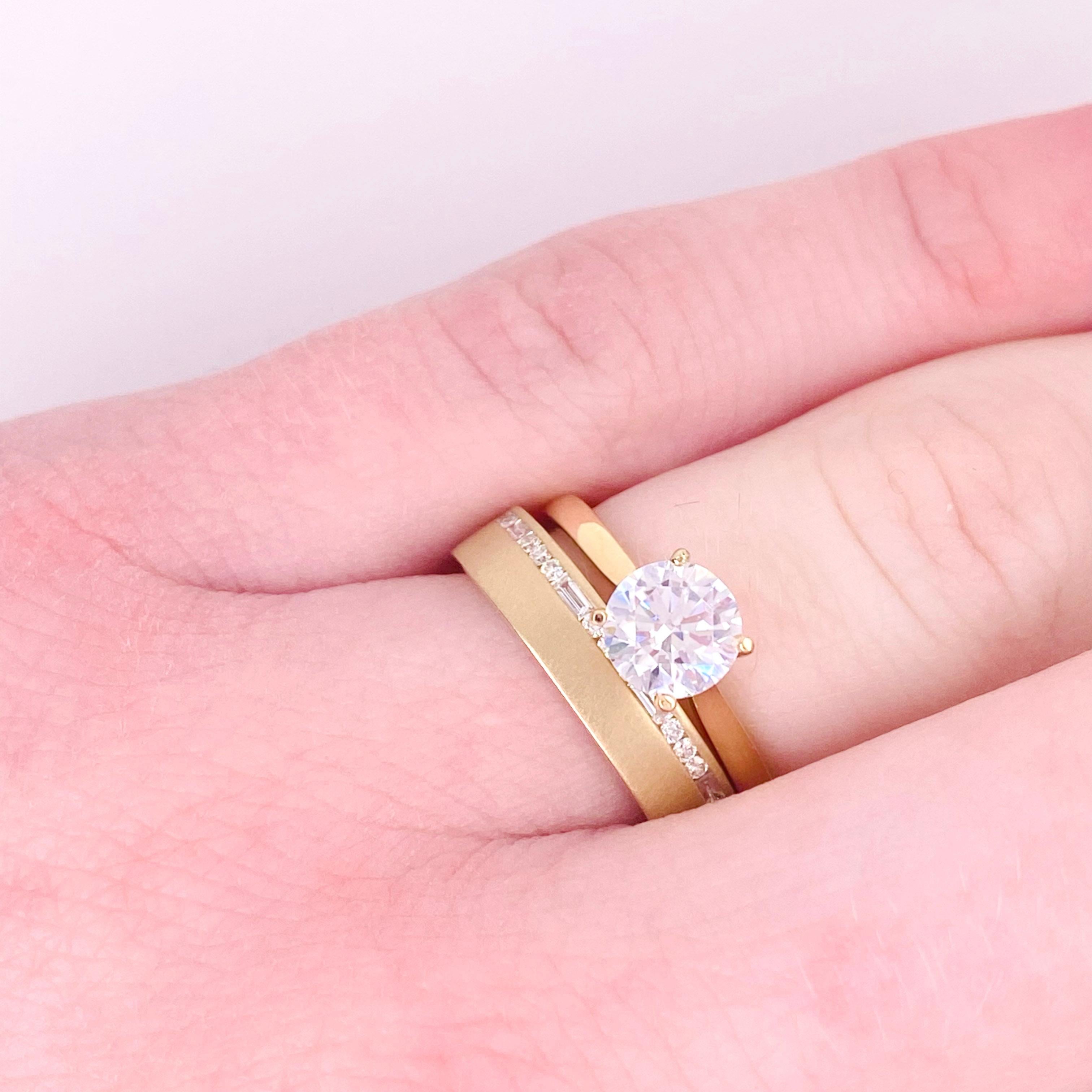 Morse Code Asymmetrischer Ehering mit Diamanten, Baguette und runden Diamanten im Zustand „Neu“ in Austin, TX