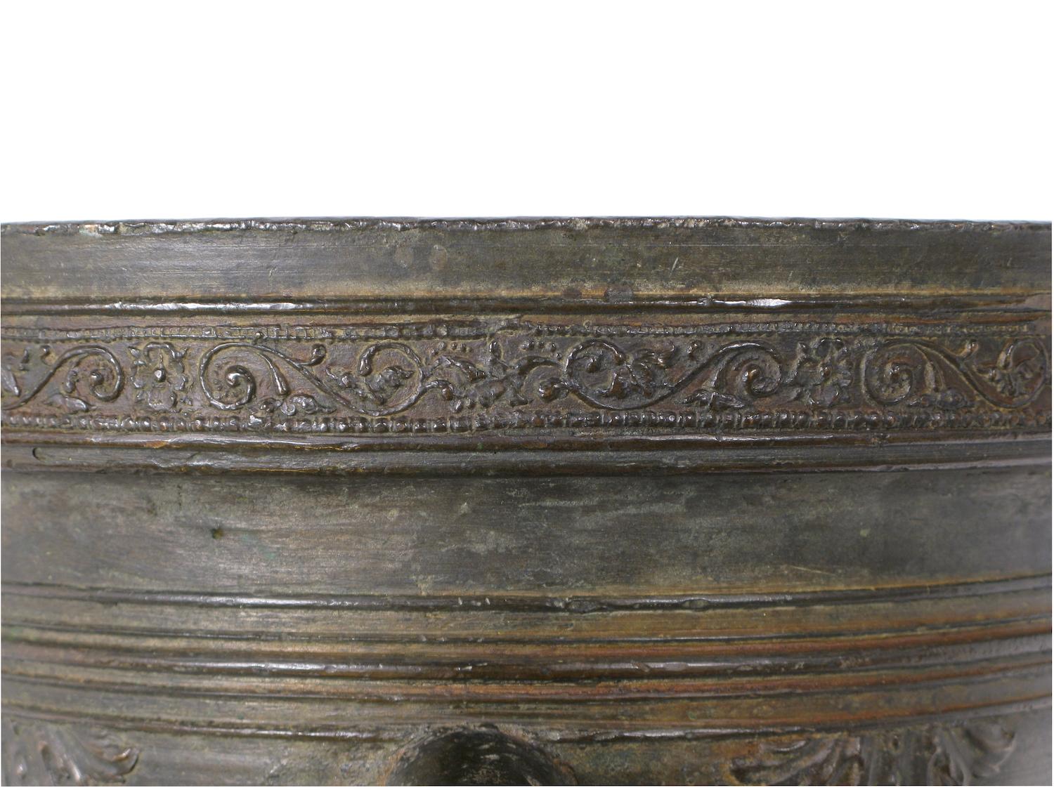 Fin du XVIIIe siècle Mortaio en bronze firmato e datato en vente