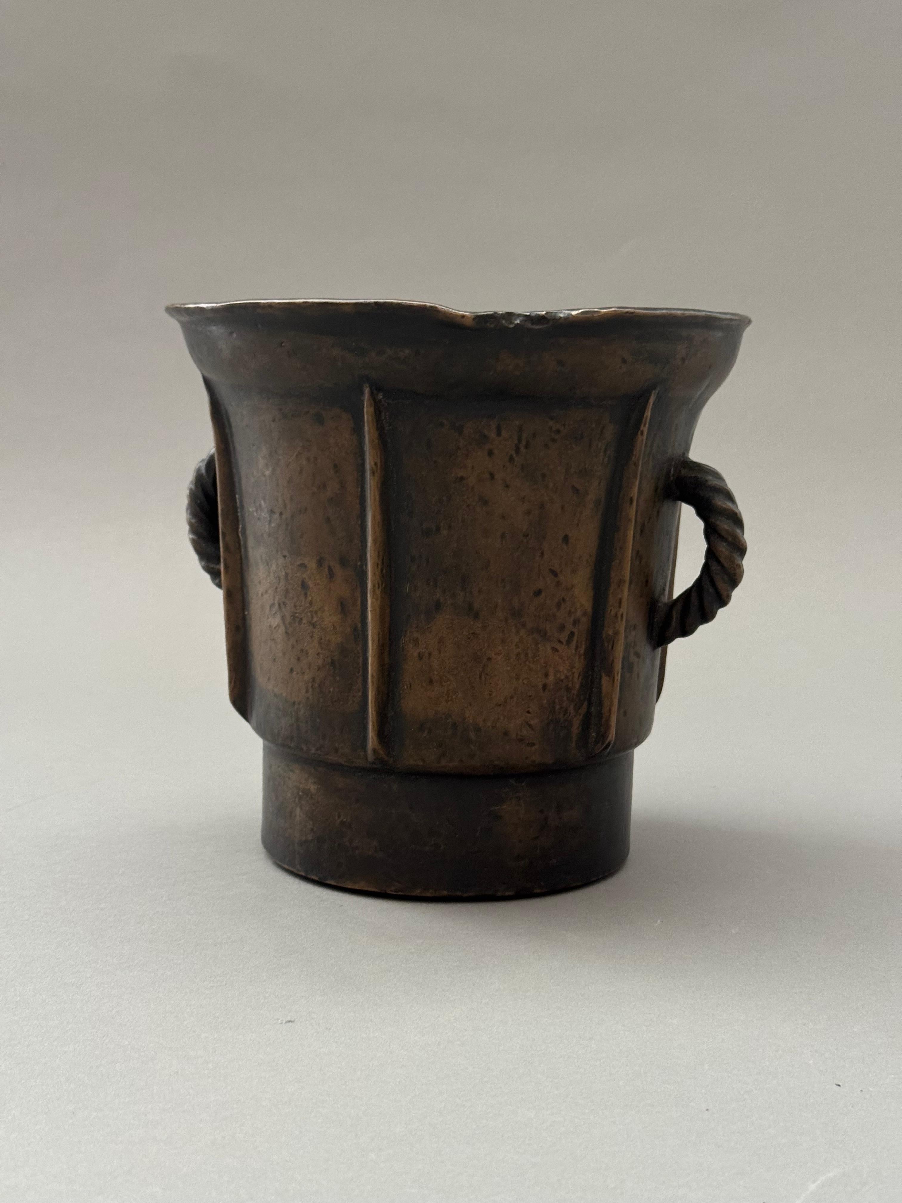 XVIIIe siècle et antérieur Mortaio in bronzo - Toscana XVI secolo en vente