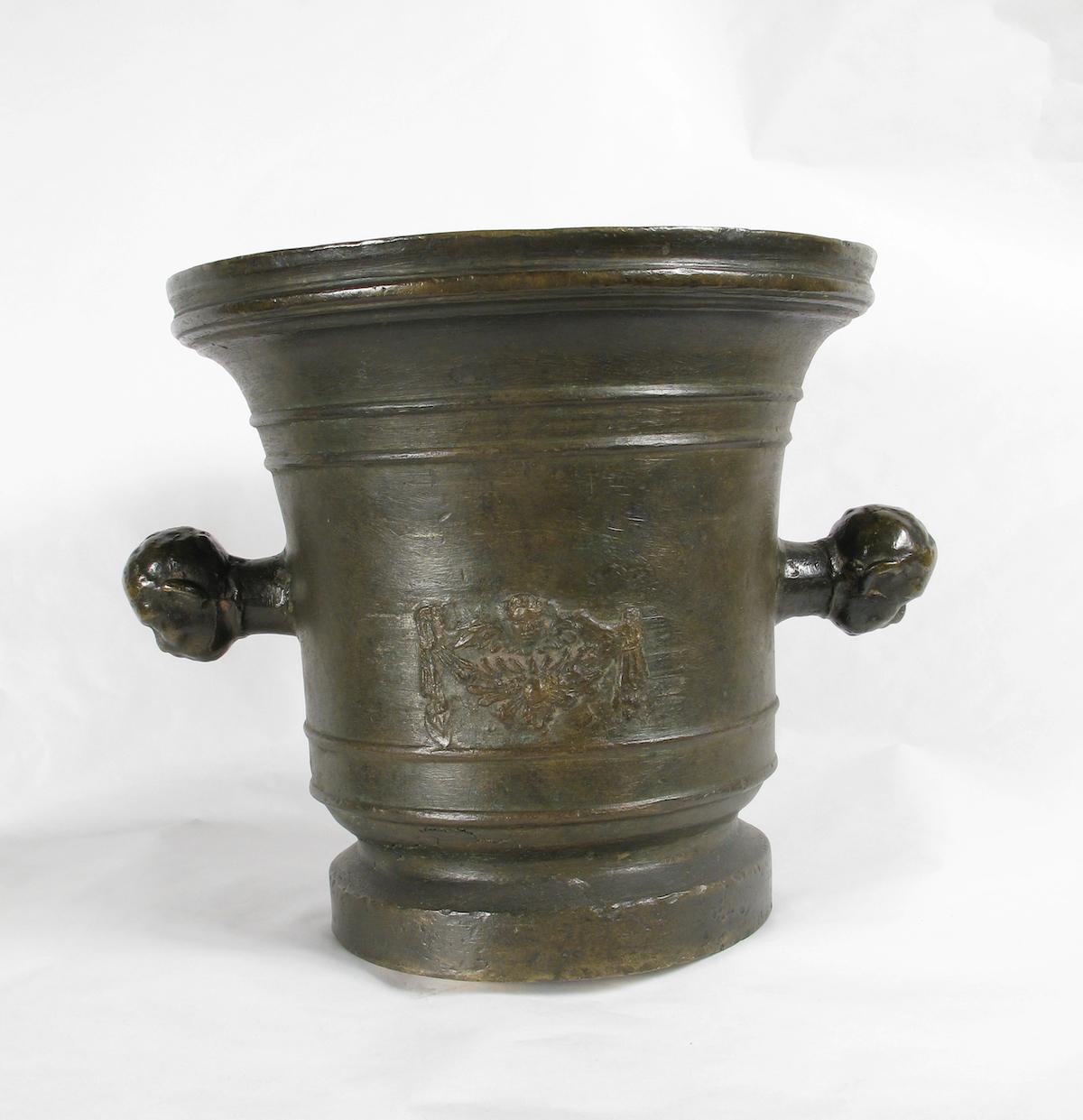 Bronze mortar, Veneto, 16th century In Good Condition For Sale In Brescia, IT