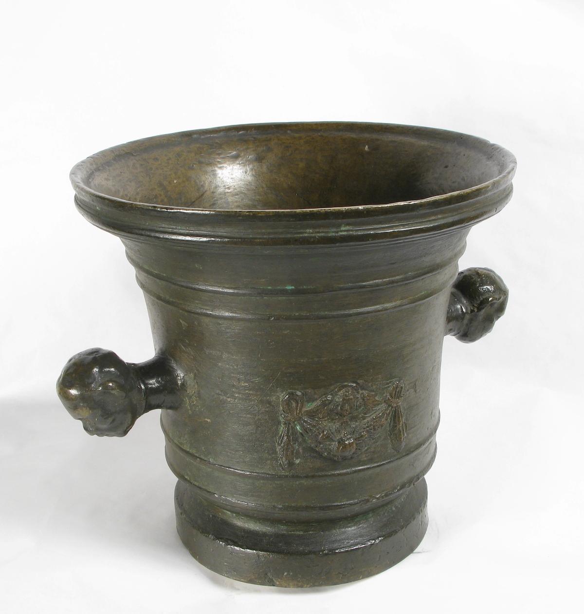 18th Century and Earlier Bronze mortar, Veneto, 16th century For Sale