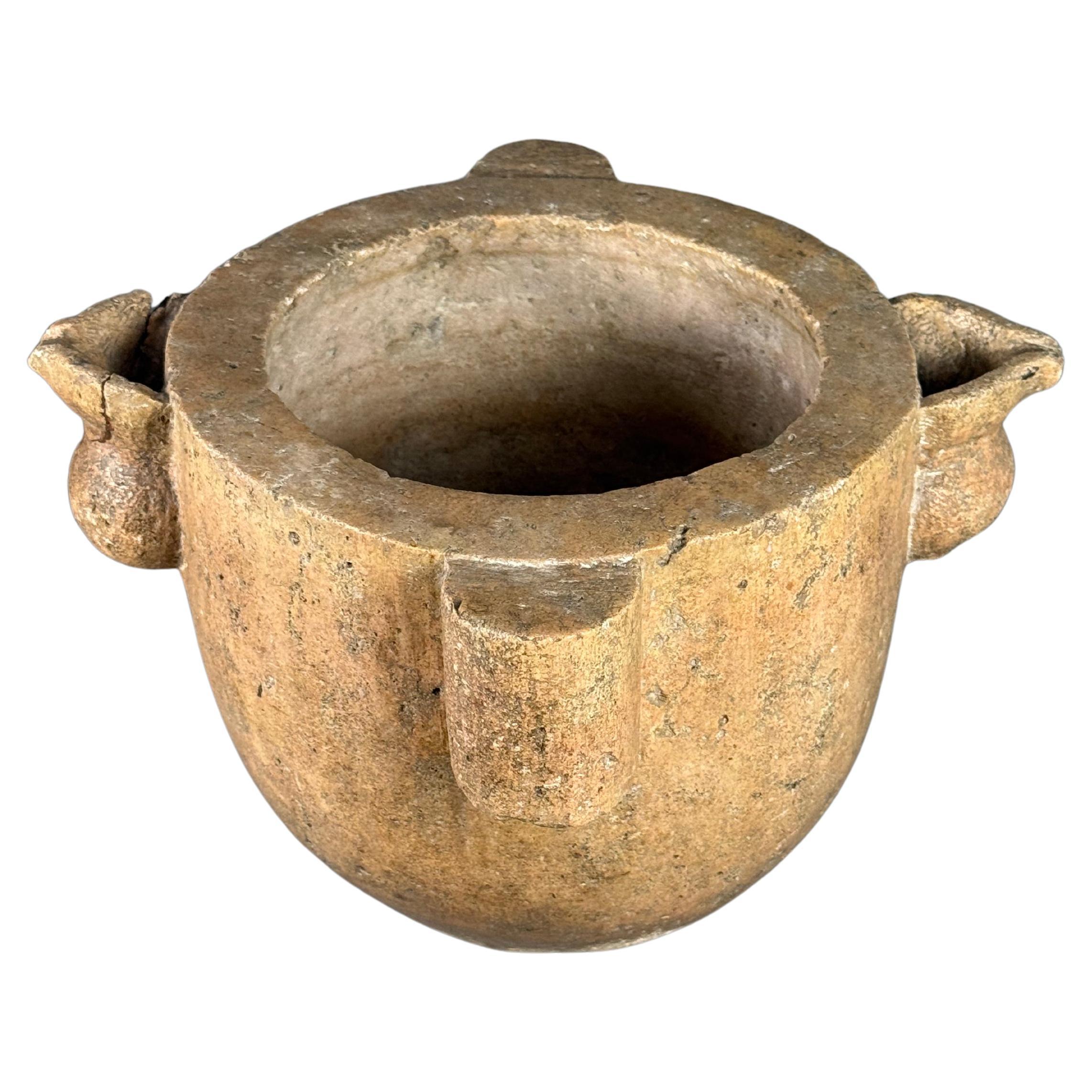 Mortaio in marmo giallo delle Torri del Benaco - periodo XVI secolo