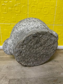 Mortaio da pesto rotondo in marmo grigio italiano intagliato a mano del XIX secolo