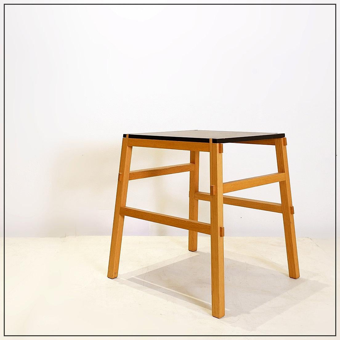 Bois Table d'appoint Mortaise de Yota Kakuda pour Ligne Roset en vente