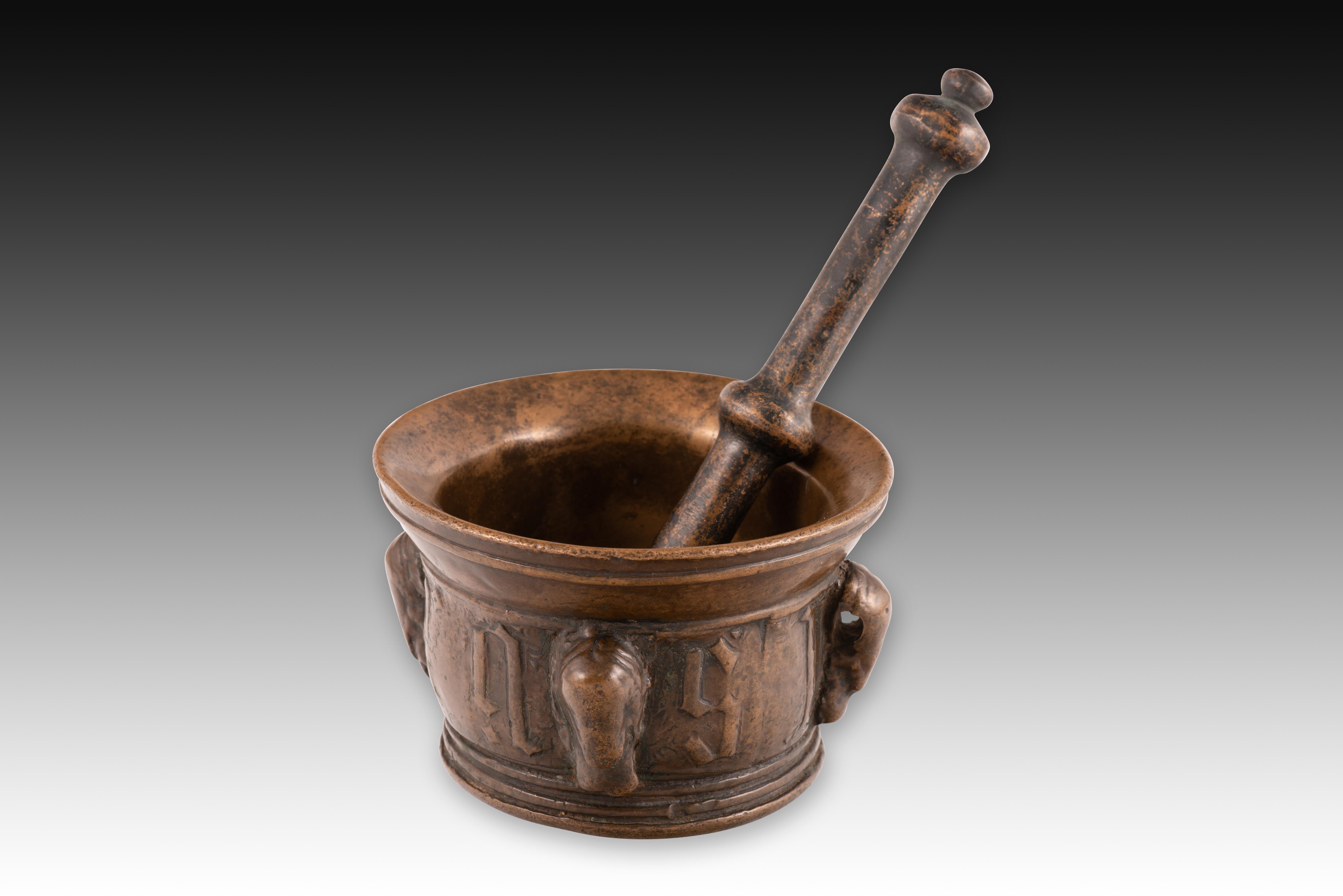 Gothique Mortier et pilon. Bronze. 15e siècle. en vente