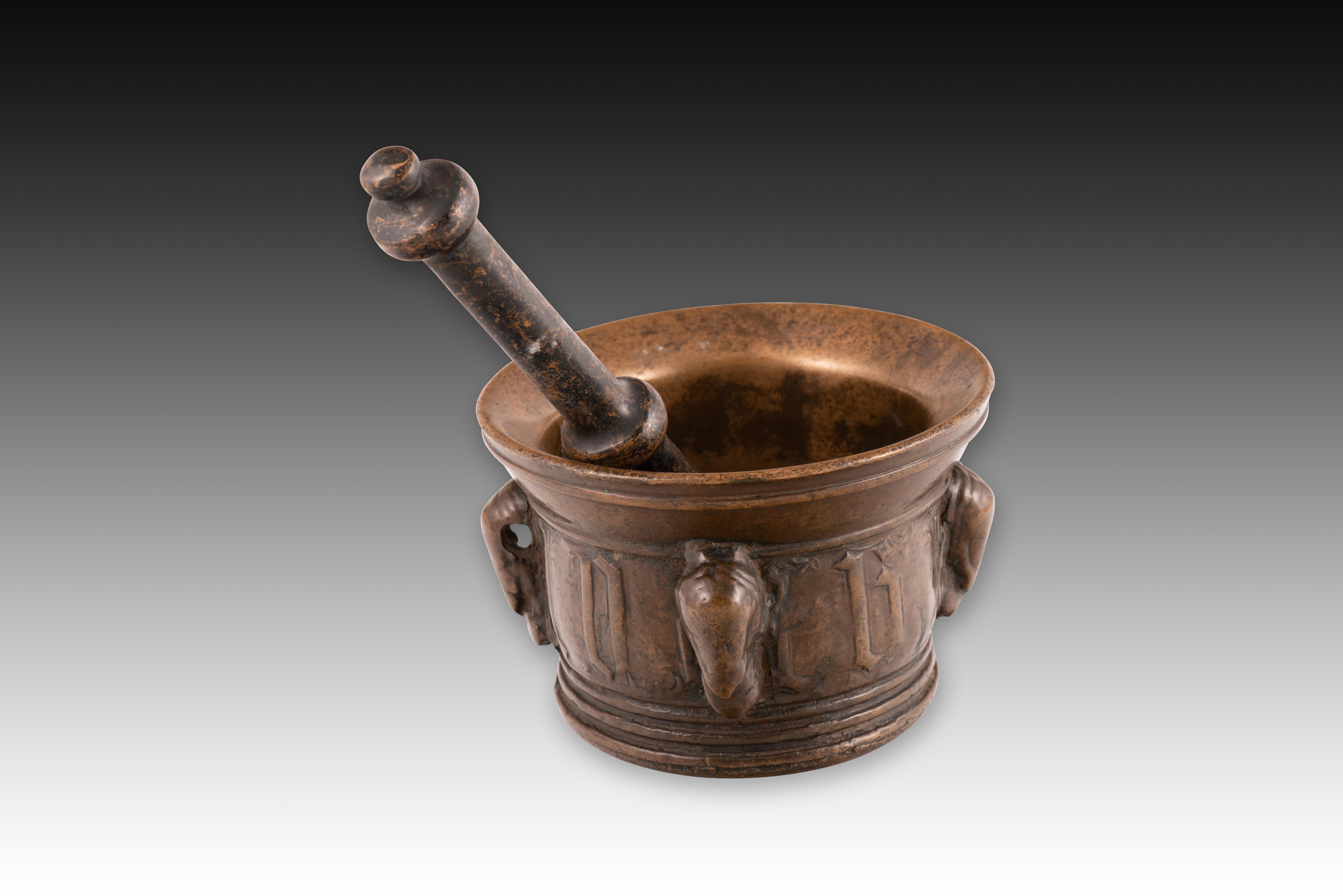Européen Mortier et pilon. Bronze. 15e siècle. en vente