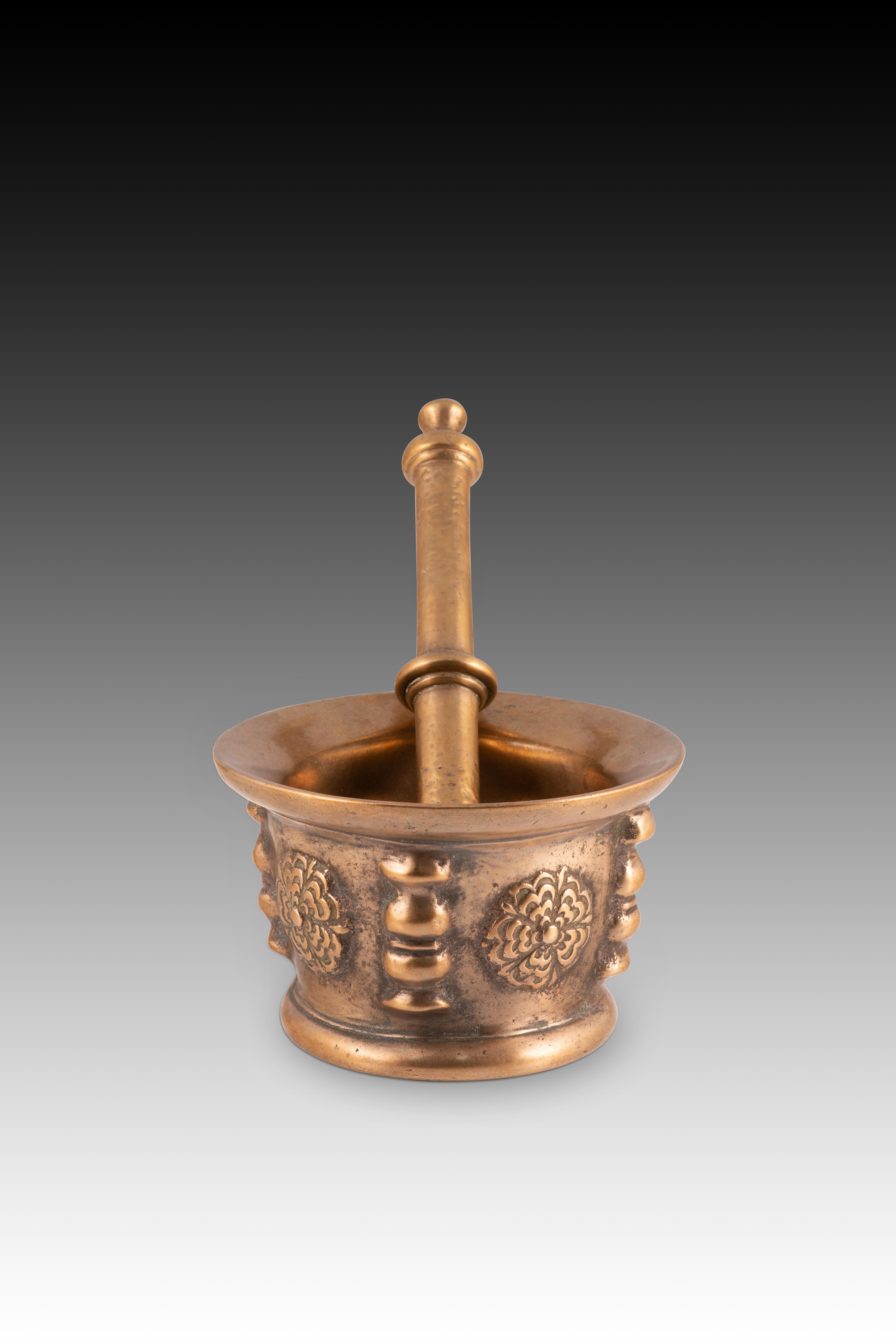 Mortier et pilon. Bronze. XIXème siècle. État moyen - En vente à Madrid, ES