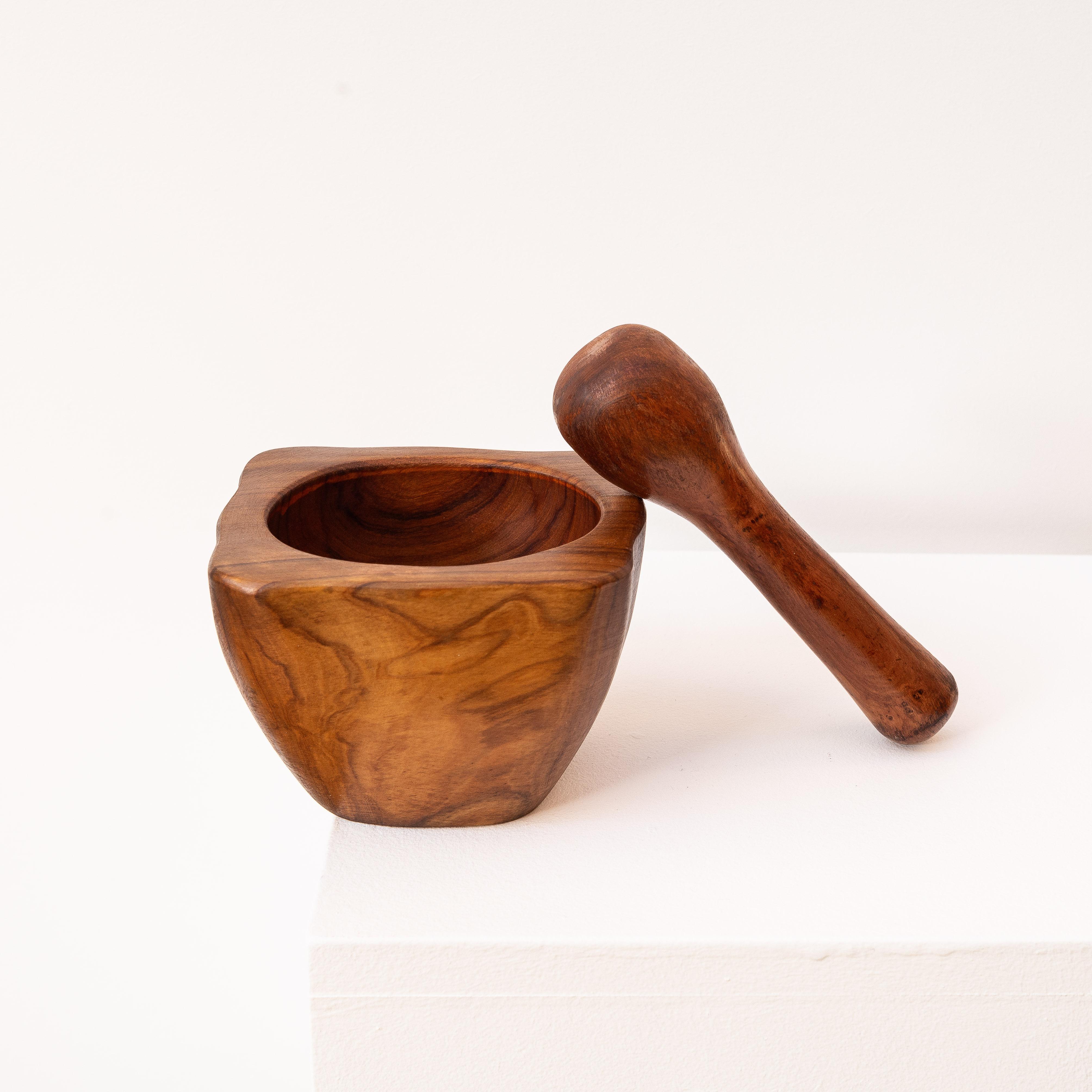 Juego de mortero y maja en madera de olivo, Francia Años 60 Moderno de mediados de siglo en venta