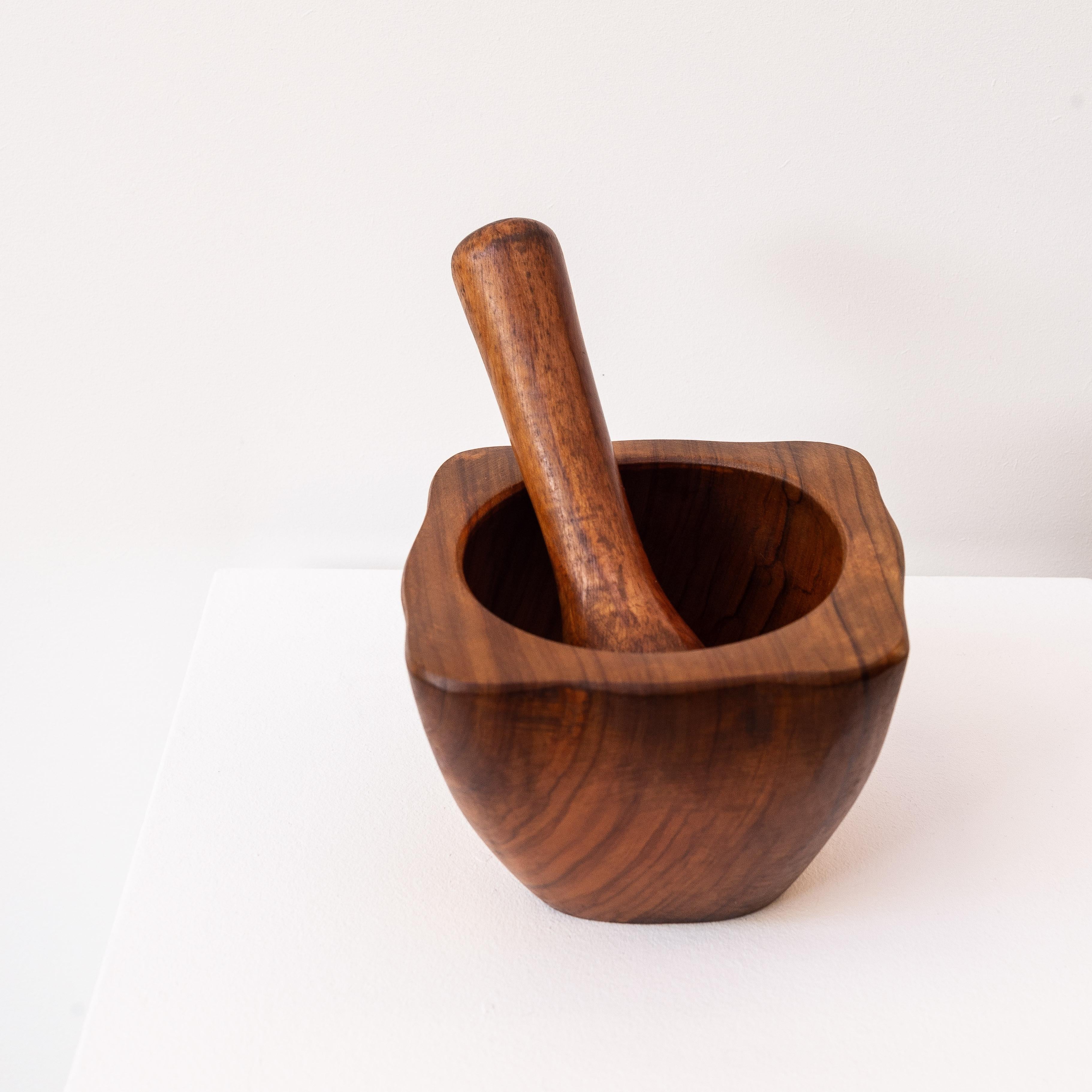 Juego de mortero y maja en madera de olivo, Francia Años 60 en venta 1