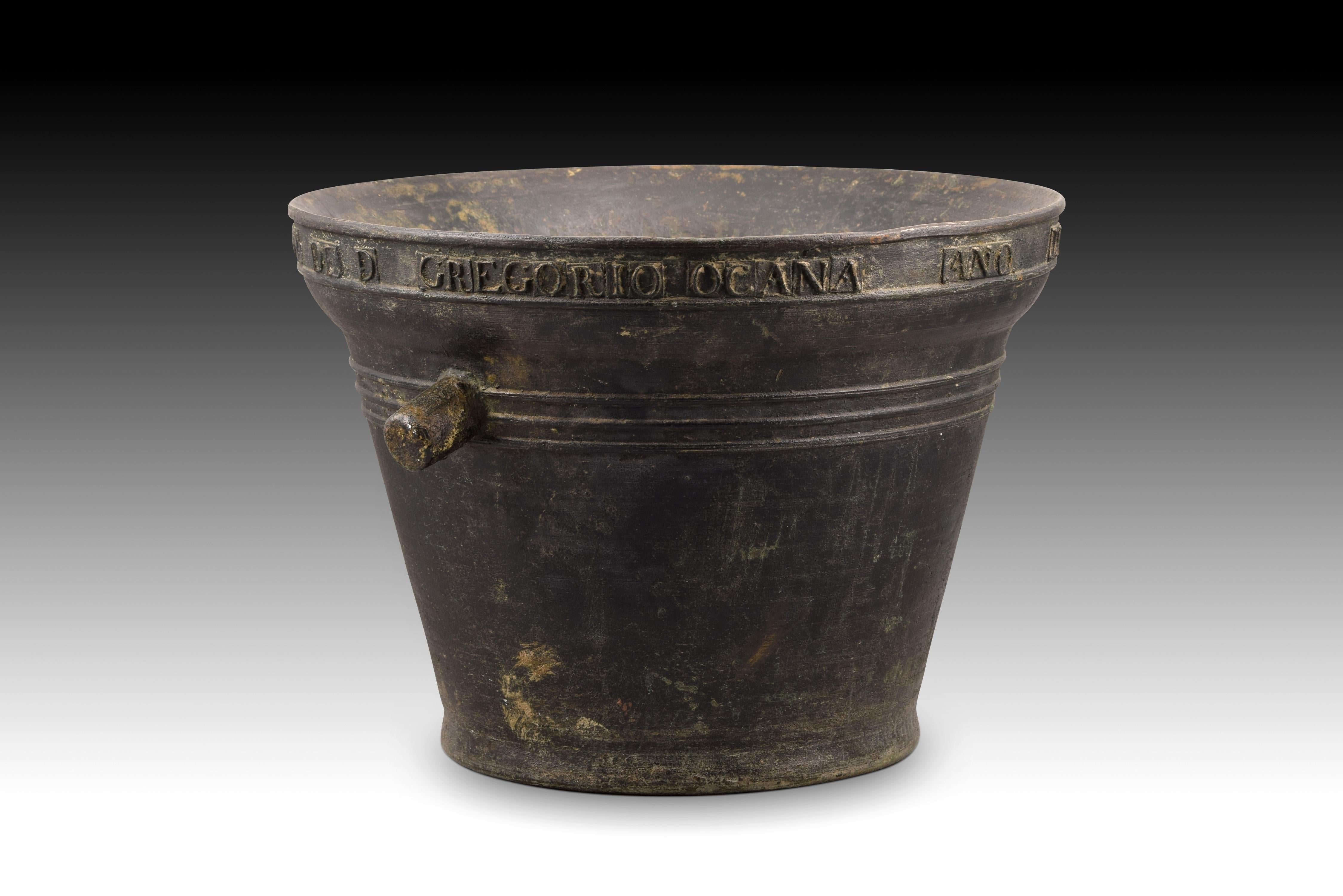 Neoclassical Revival Mortar with Inscriptions. Bronze, Spain, 1823