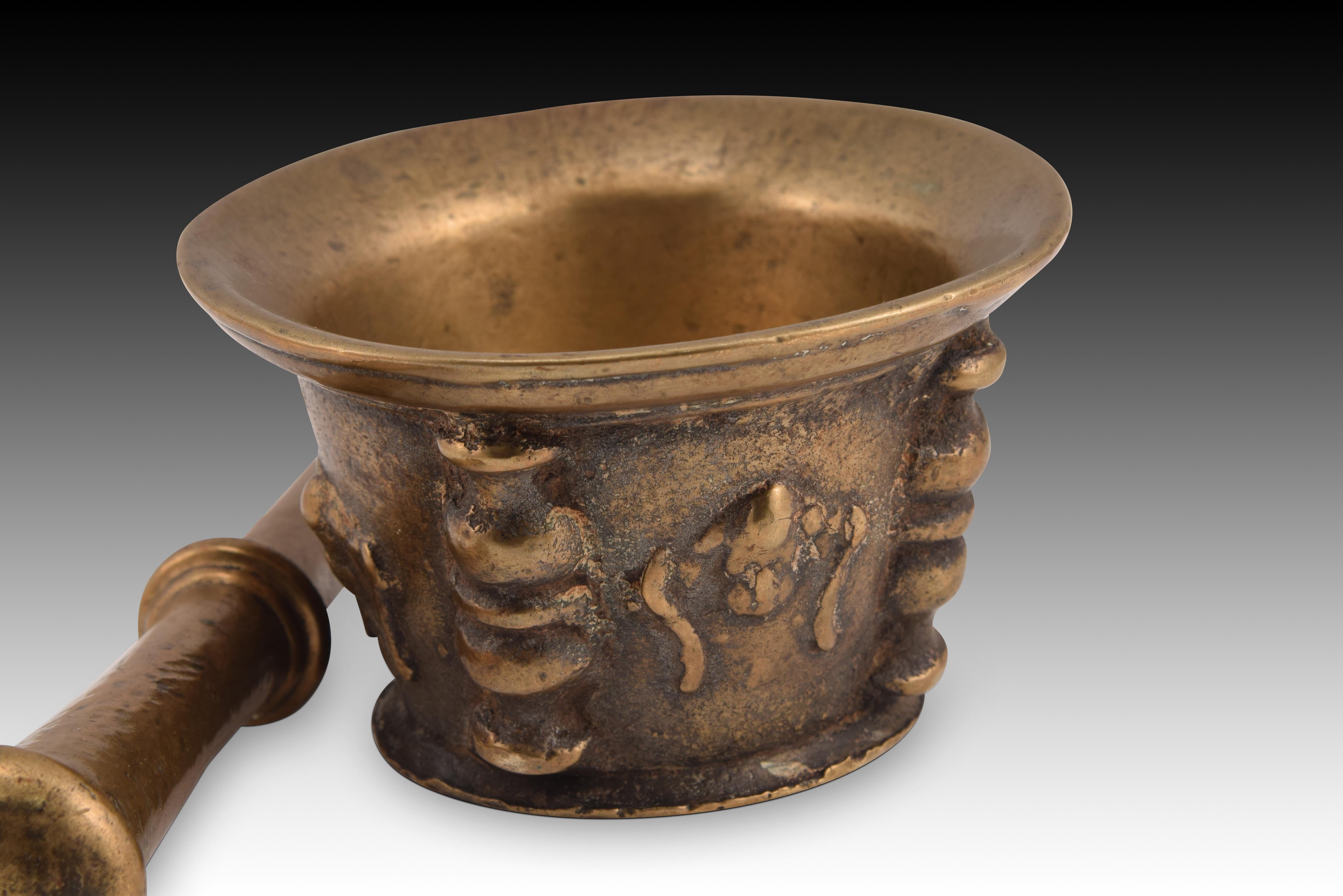 18th Century and Earlier Mortar with pestle. Bronze. Spanish school, 17th century.  For Sale