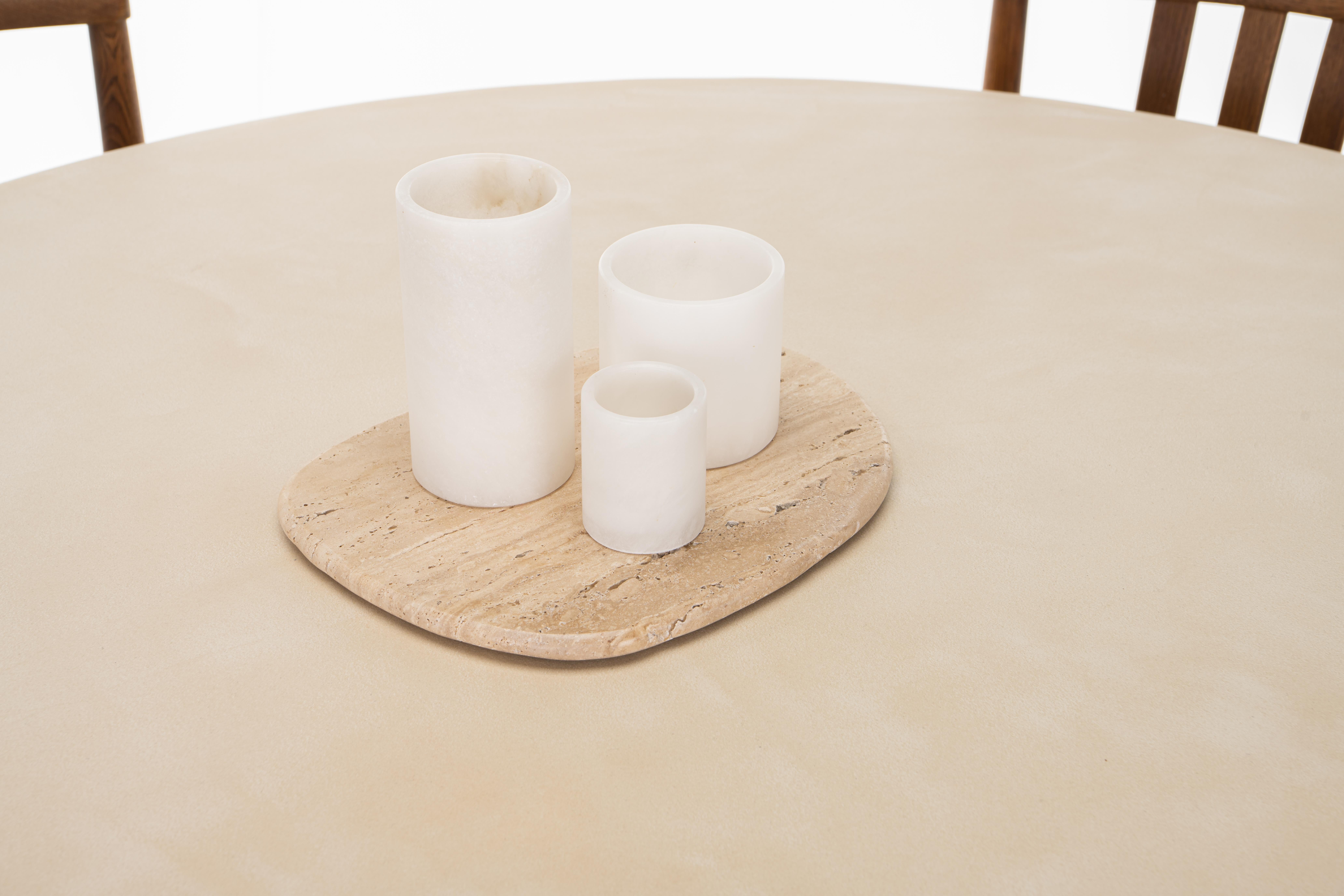 XXIe siècle et contemporain Table de salle à manger ronde en plâtre naturel colonne 120 d' Isabelle Beaumont en vente