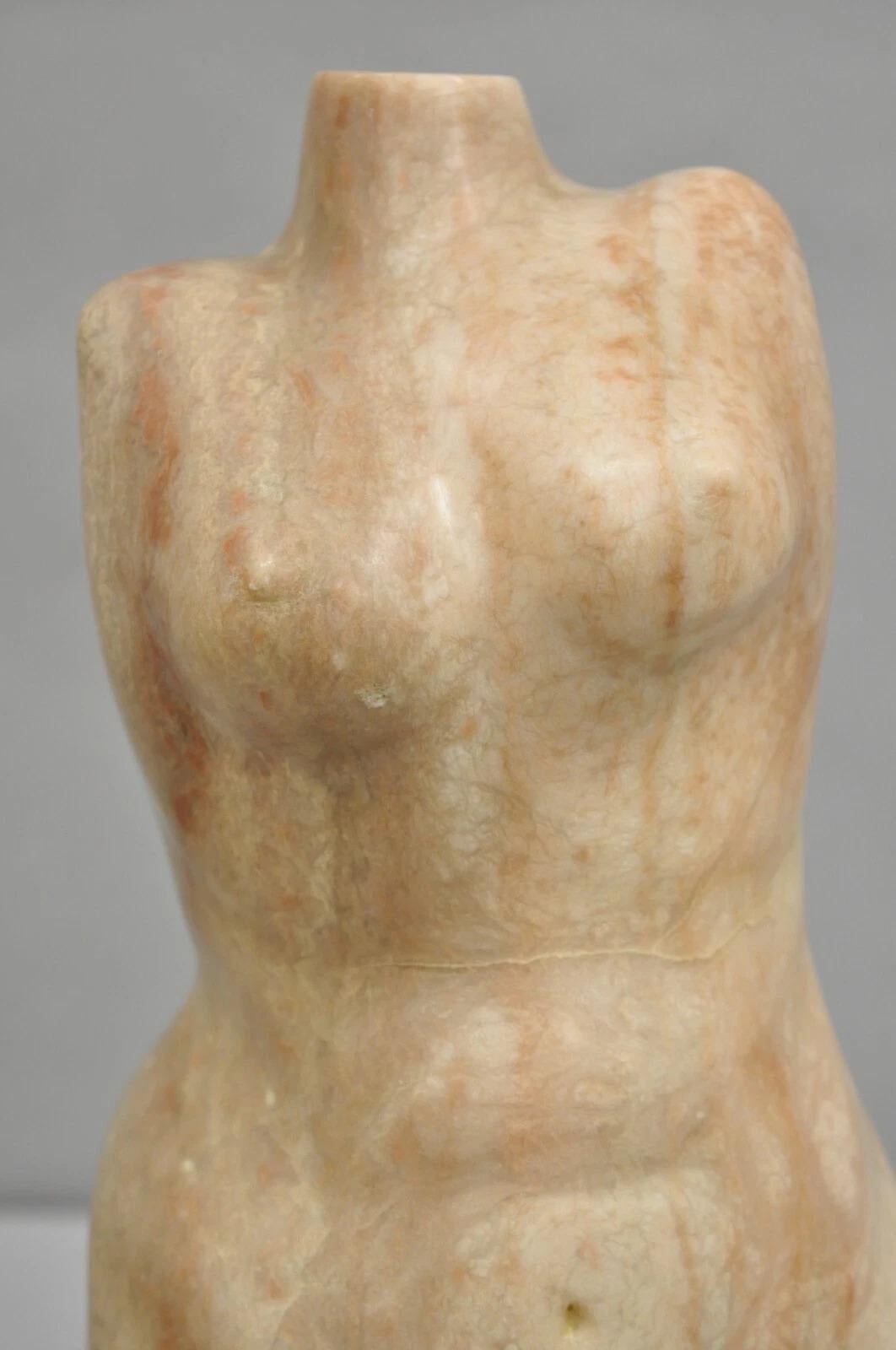 Inconnu Morton Gaffin Buste de femme nue Moderniste Sculpture en albâtre sculpté à la pêche en vente