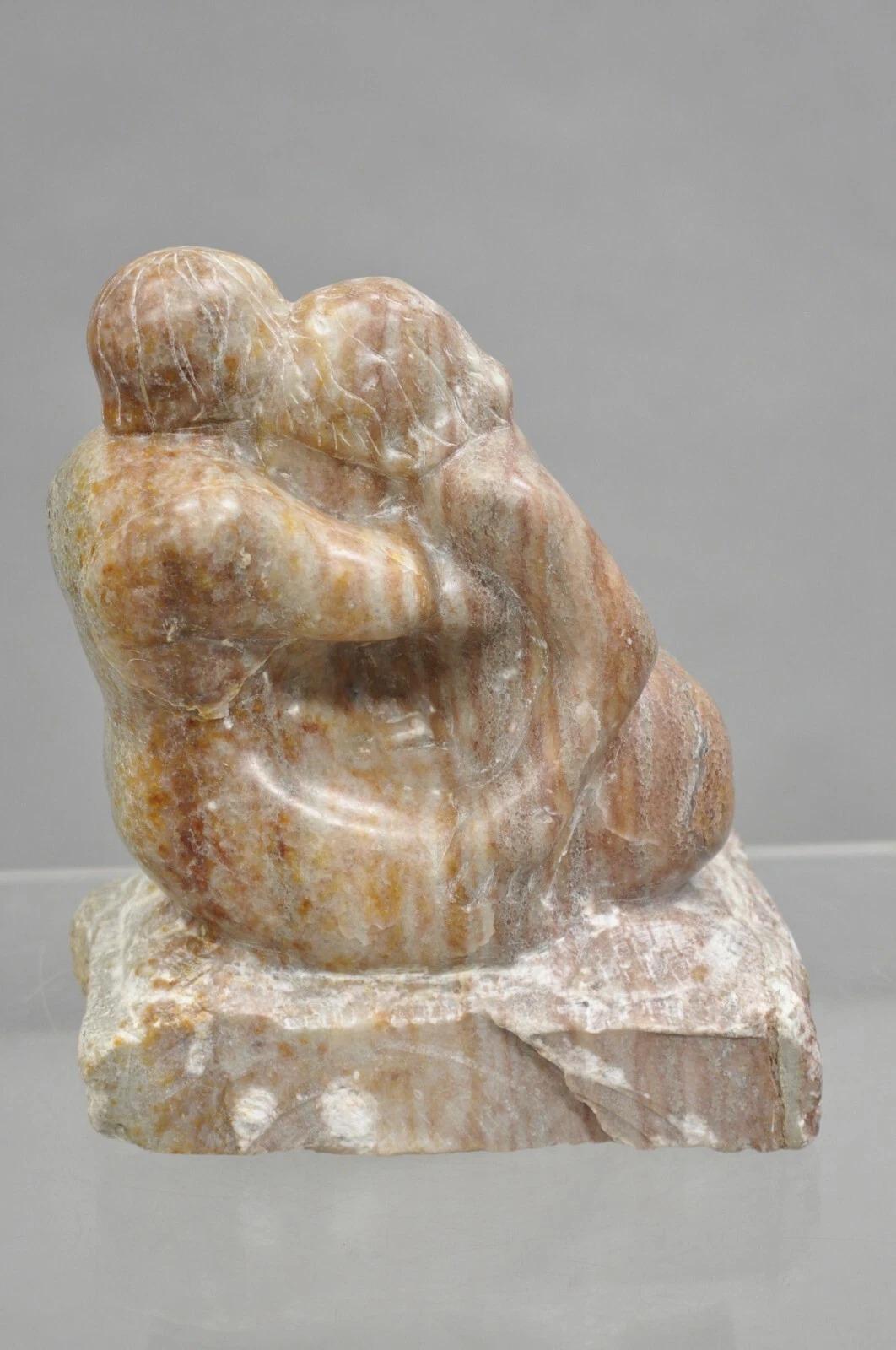 Morton Gaffin „Liebespaar umarmen“ Modernistische geschnitzte Aktskulptur aus Alabastermarmor, Morton Gaffin im Angebot 6
