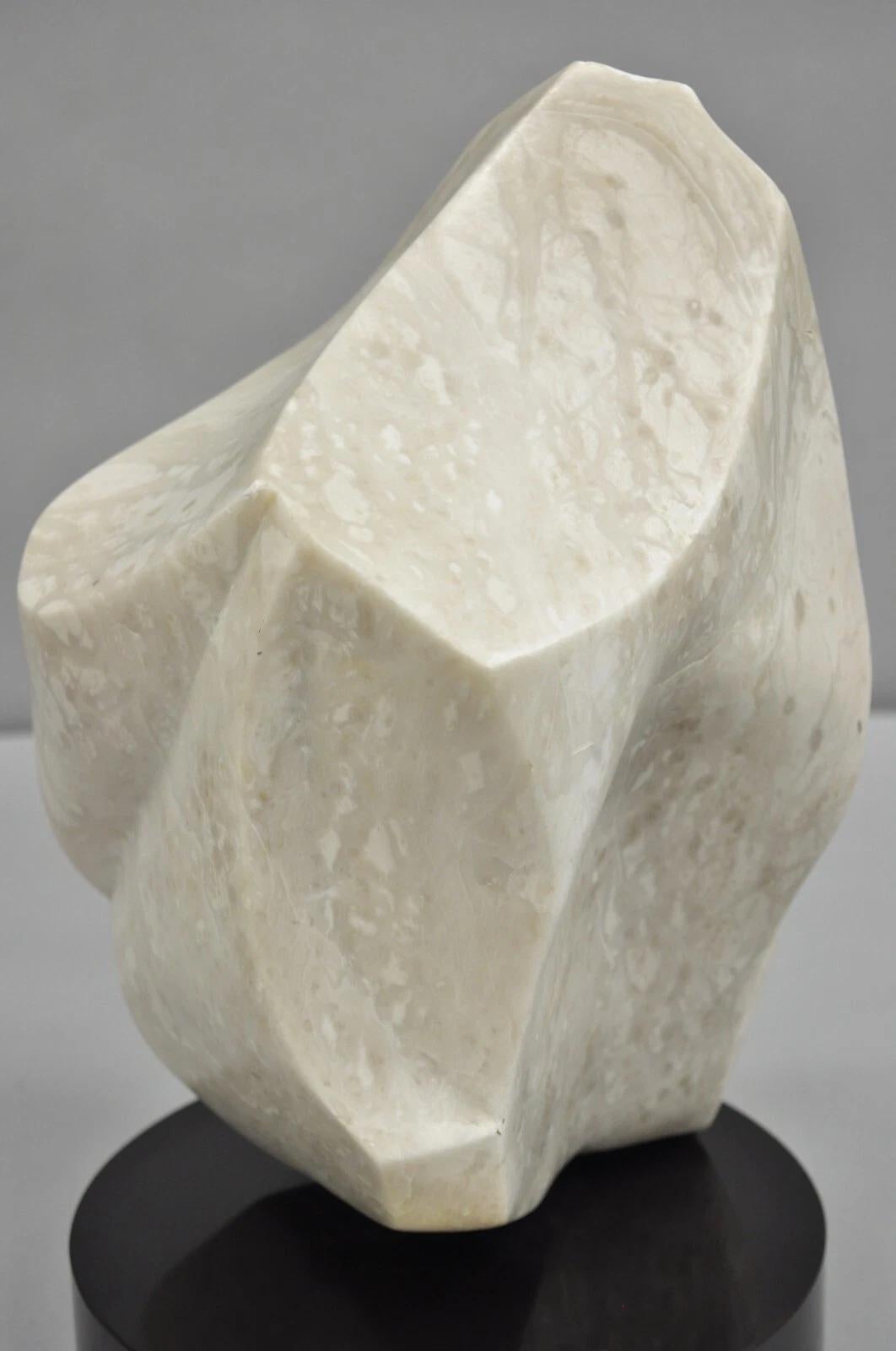 Moderne Morton Gaffin Untitled 1992 Modernist Carved White Alabaster Abstract Sculpture en vente