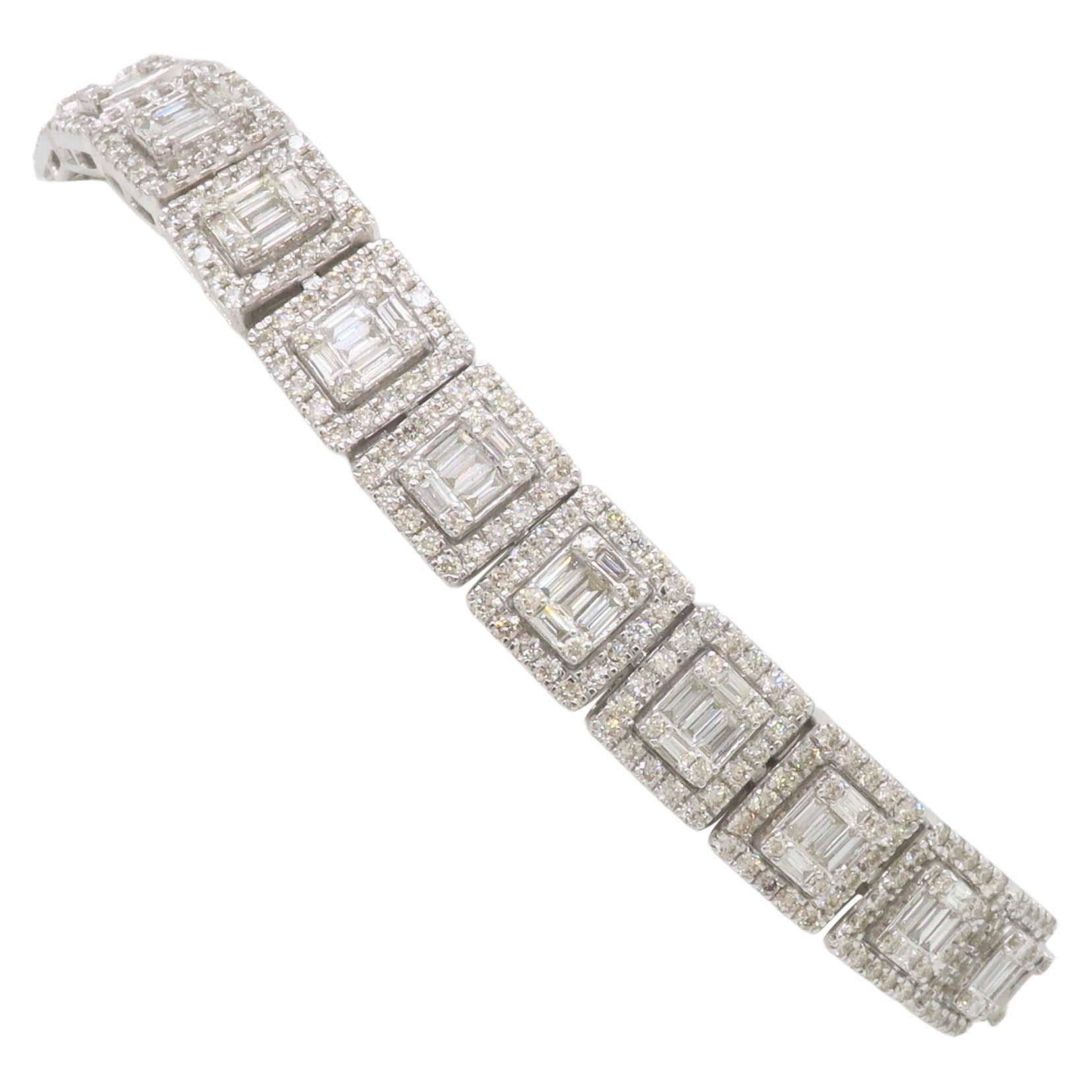 Bracciale con diamanti a mosaico da 5,72 carati, realizzato in oro bianco