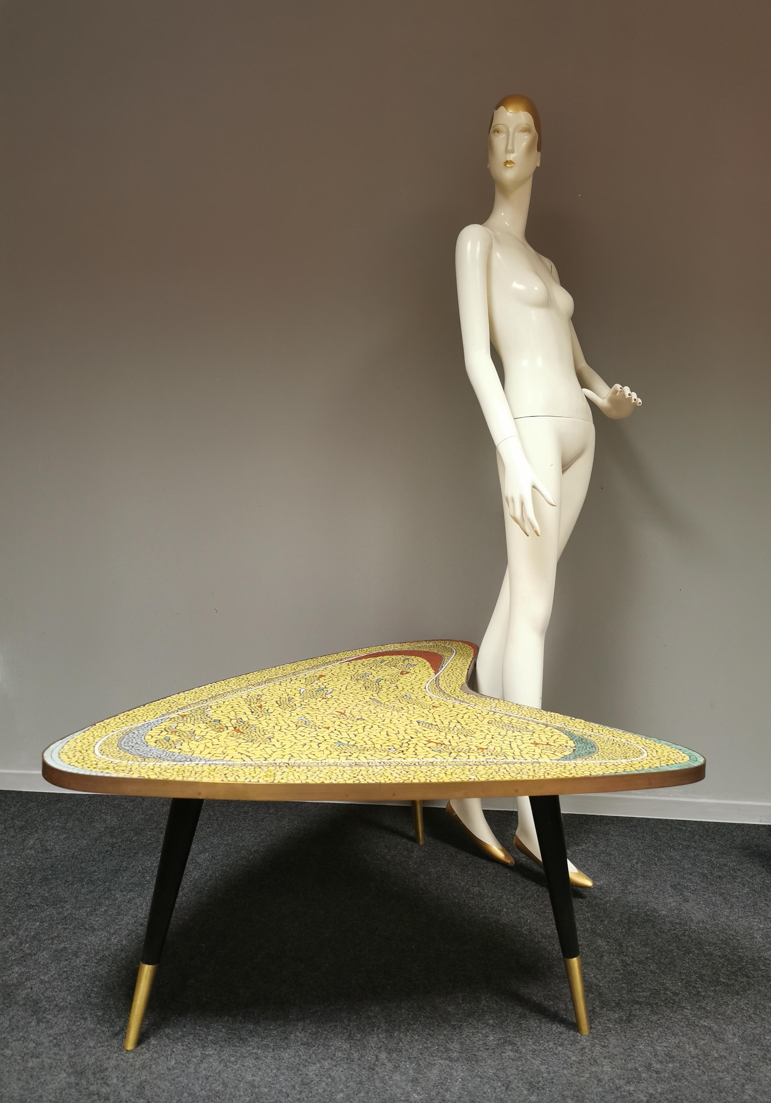 Milieu du XXe siècle Table basse en mosaïque de Berhold Müller années 50 Oerlingerhausen Allemagne Boommerang  en vente