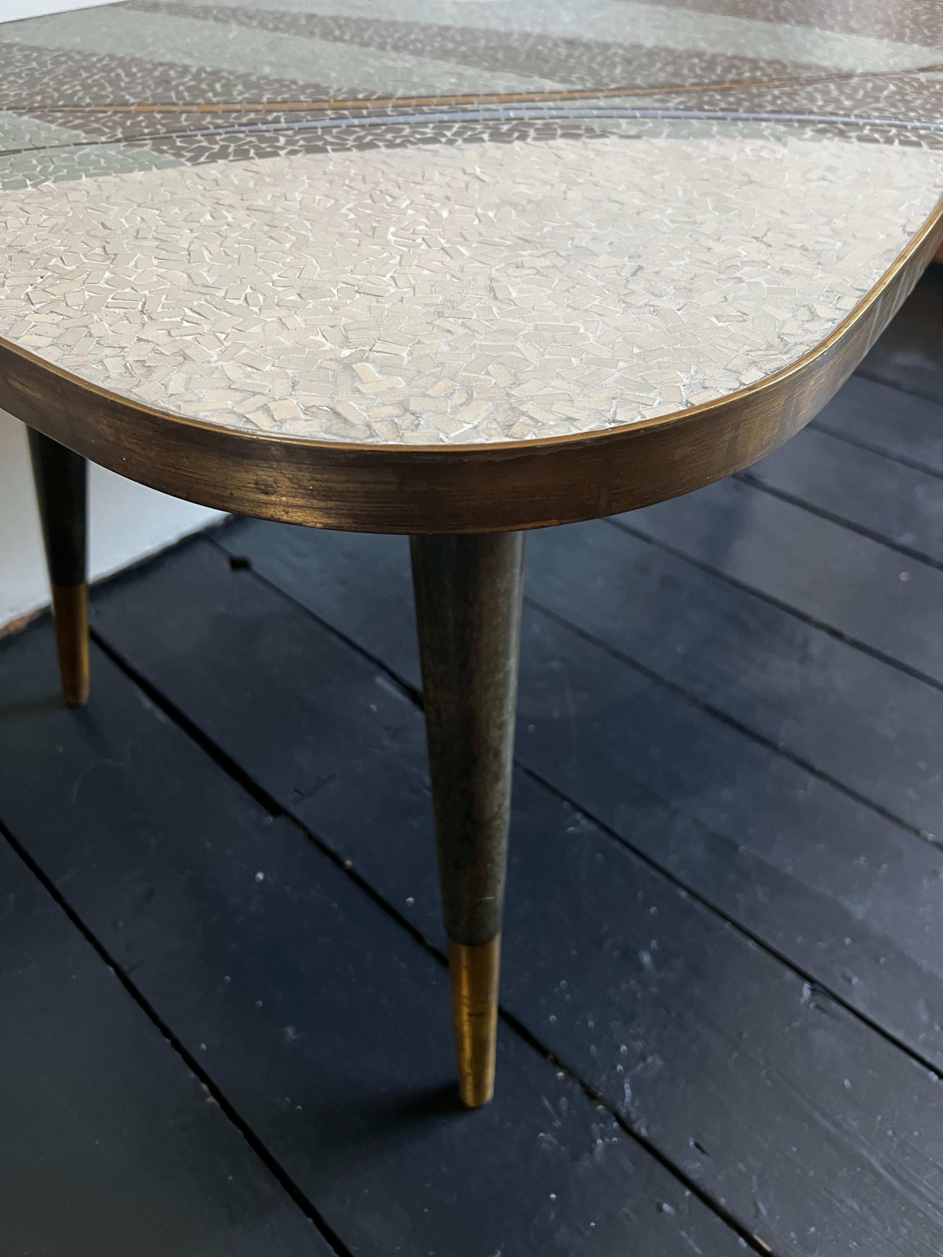 Mosaïque Table basse en mosaïque aux tons pastel et gris en vente