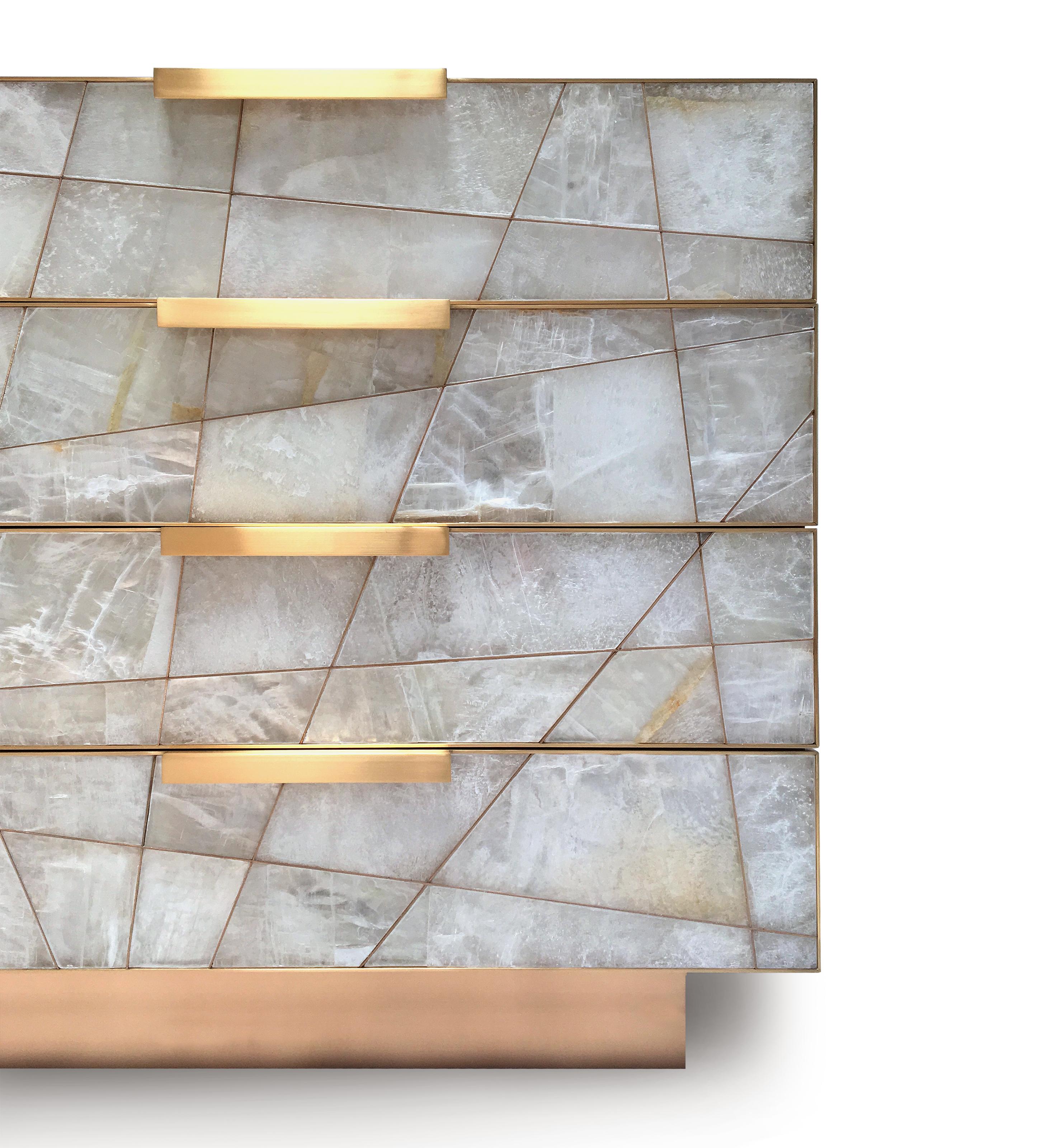 Mosaik-Kommode aus Selenit, Bronze und amerikanischem Nussbaumholz von Newell Design Studio (Metallarbeit) im Angebot