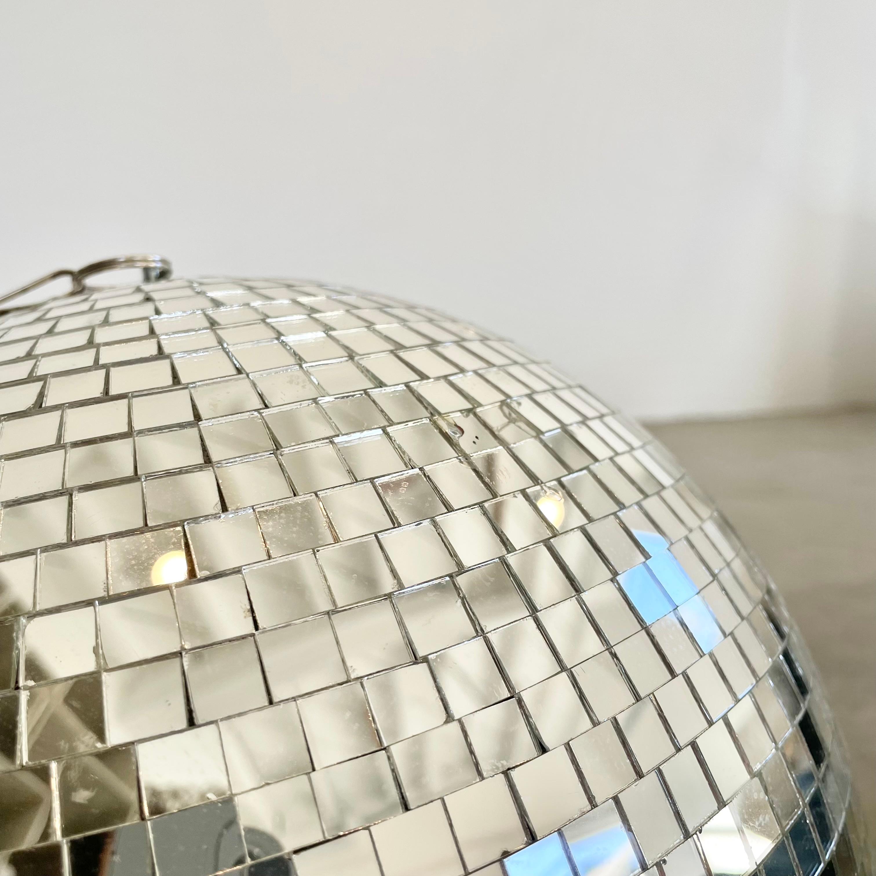 Fin du 20e siècle Boule de discothèque en verre mosaïque, années 1970 USA