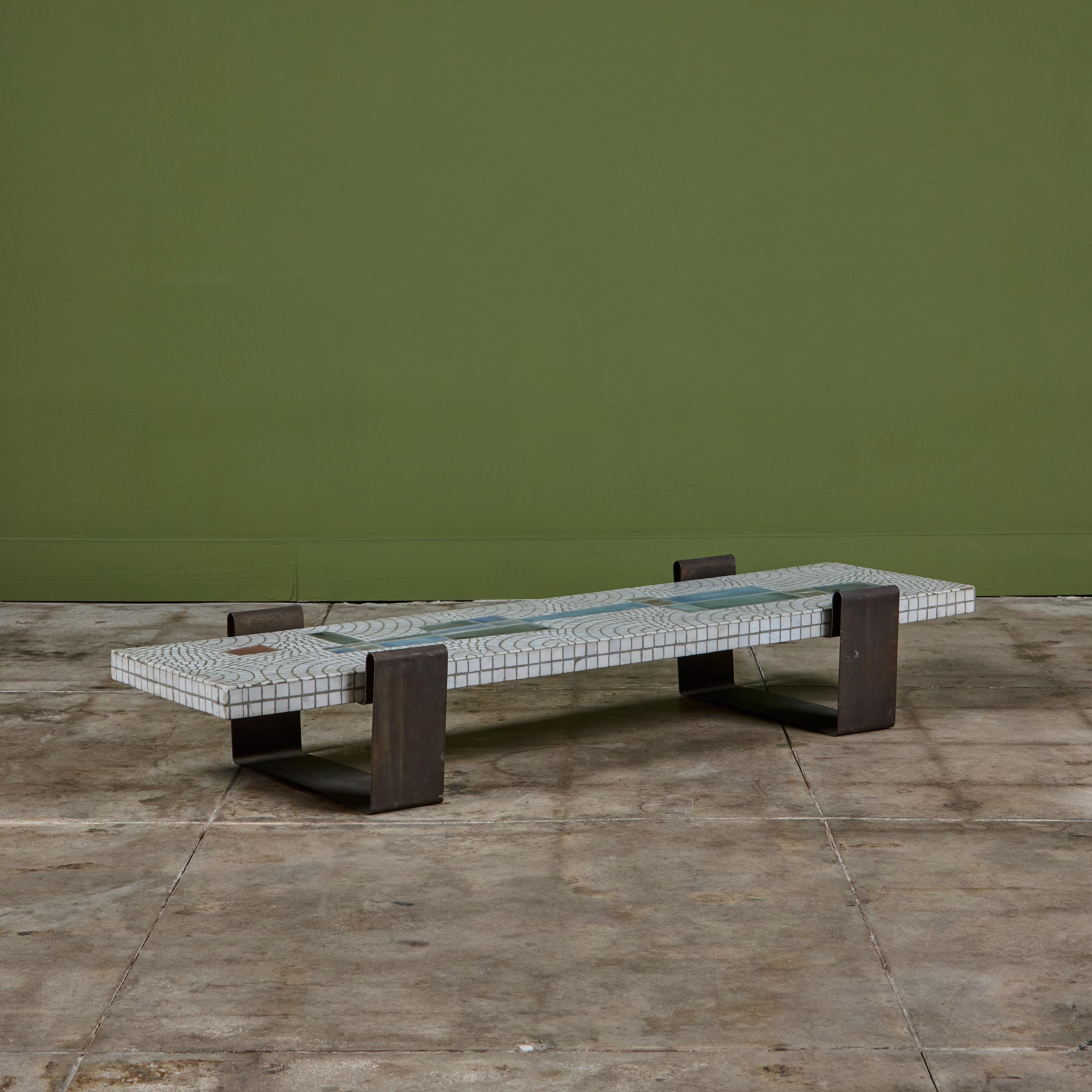 Mesa de centro de mosaico de azulejos de vidrio en venta 2