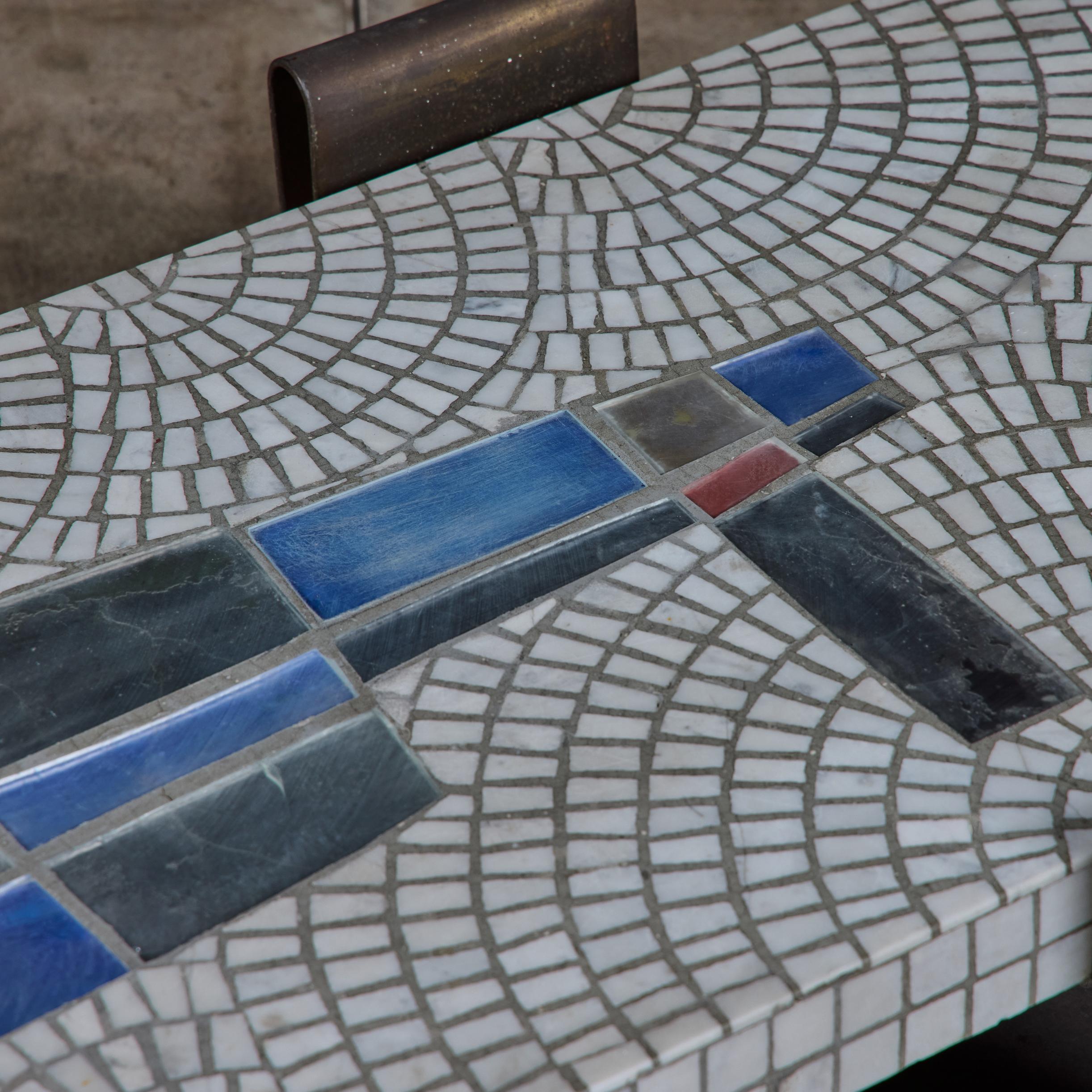 Mesa de centro de mosaico de azulejos de vidrio en venta 6