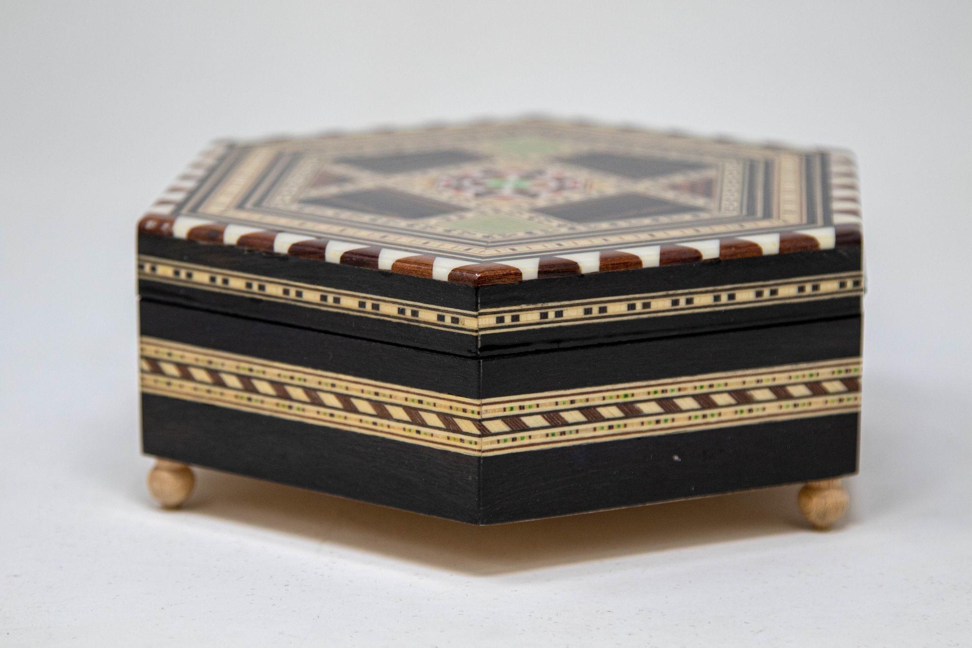Mosaic Marquetry Moorish Octagonal Footed Music Box Granada Spain 1950 For Sale 4