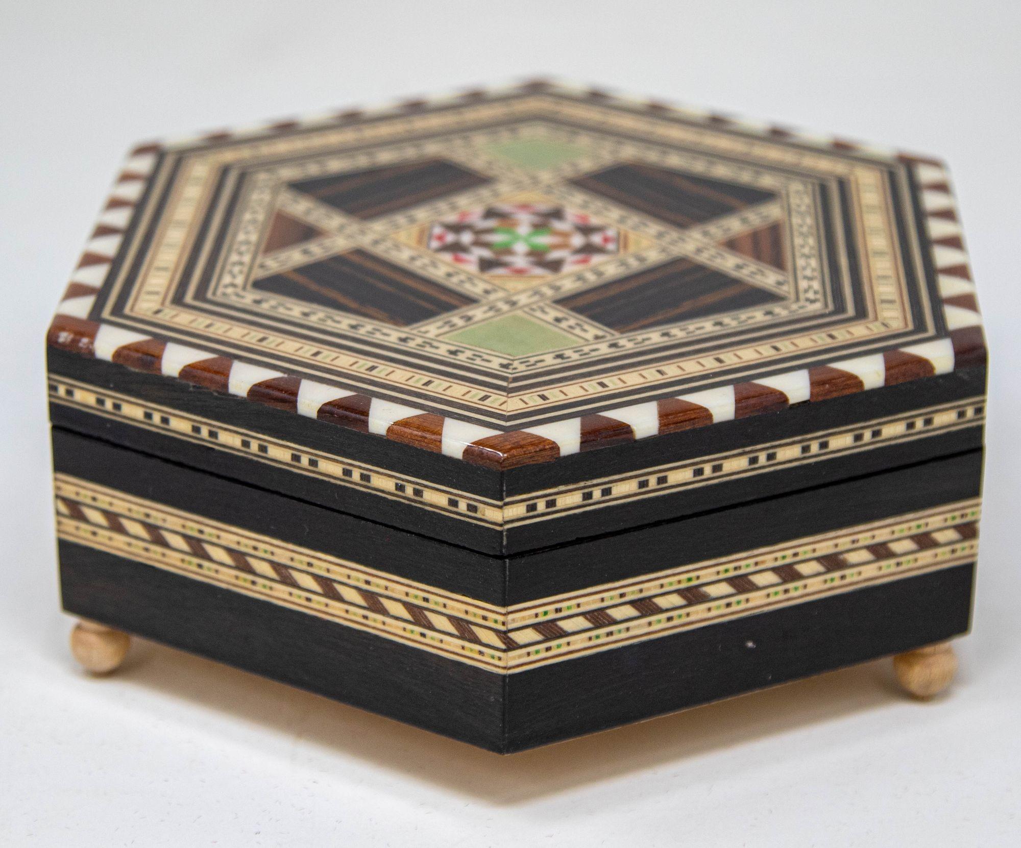 Mosaic Marquetry Moorish Octagonal Footed Music Box Granada Spain 1950 For Sale 5