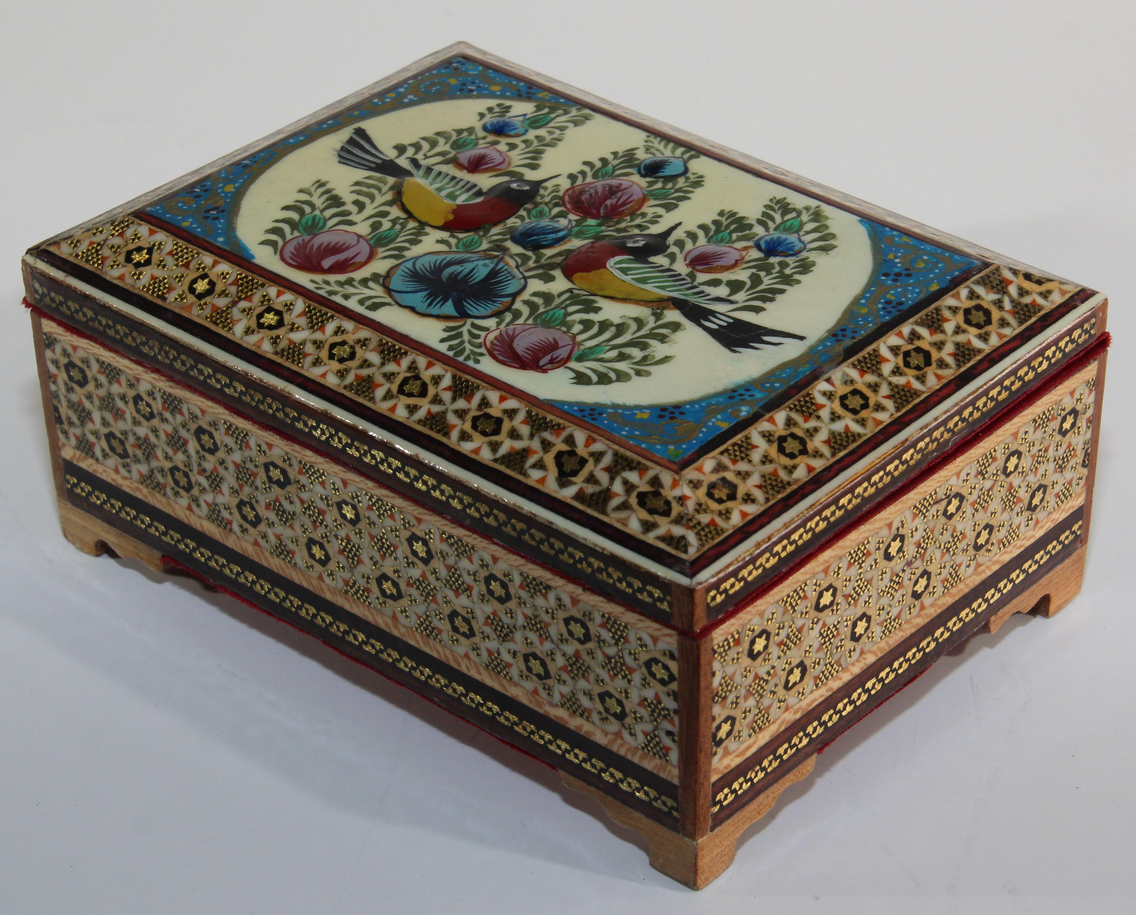 20ième siècle Boîte à bijoux mauresque en mosaïque du Moyen-Orient en vente