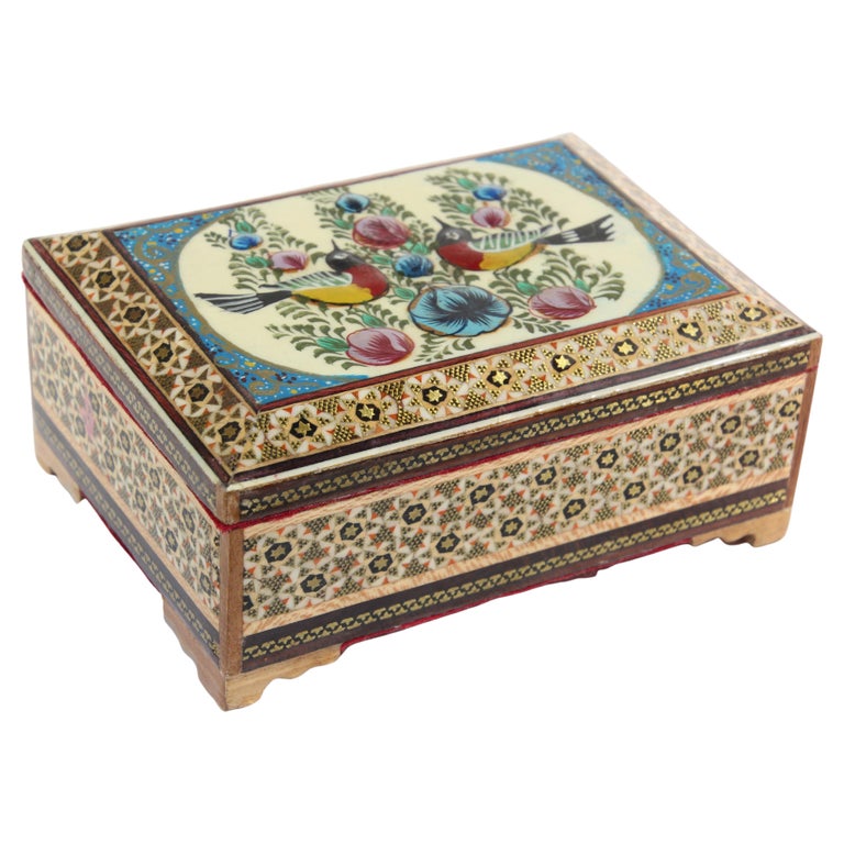 Boîte à bijoux mauresque en mosaïque du Moyen-Orient En vente sur 1stDibs
