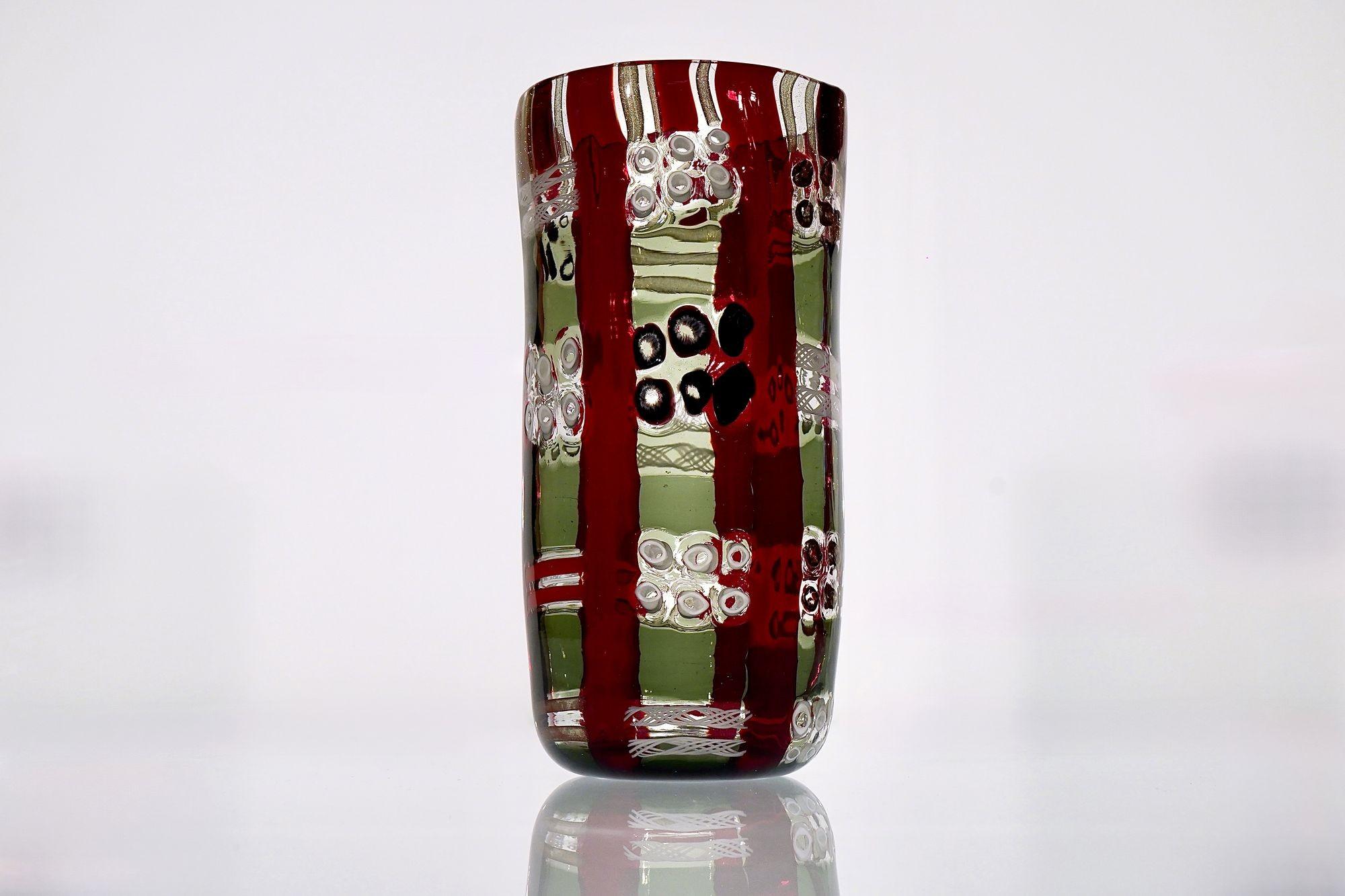 Mosaik Murano Vase mit Murrina, Zanfirico und Avventurina in rot und grau im Angebot 7