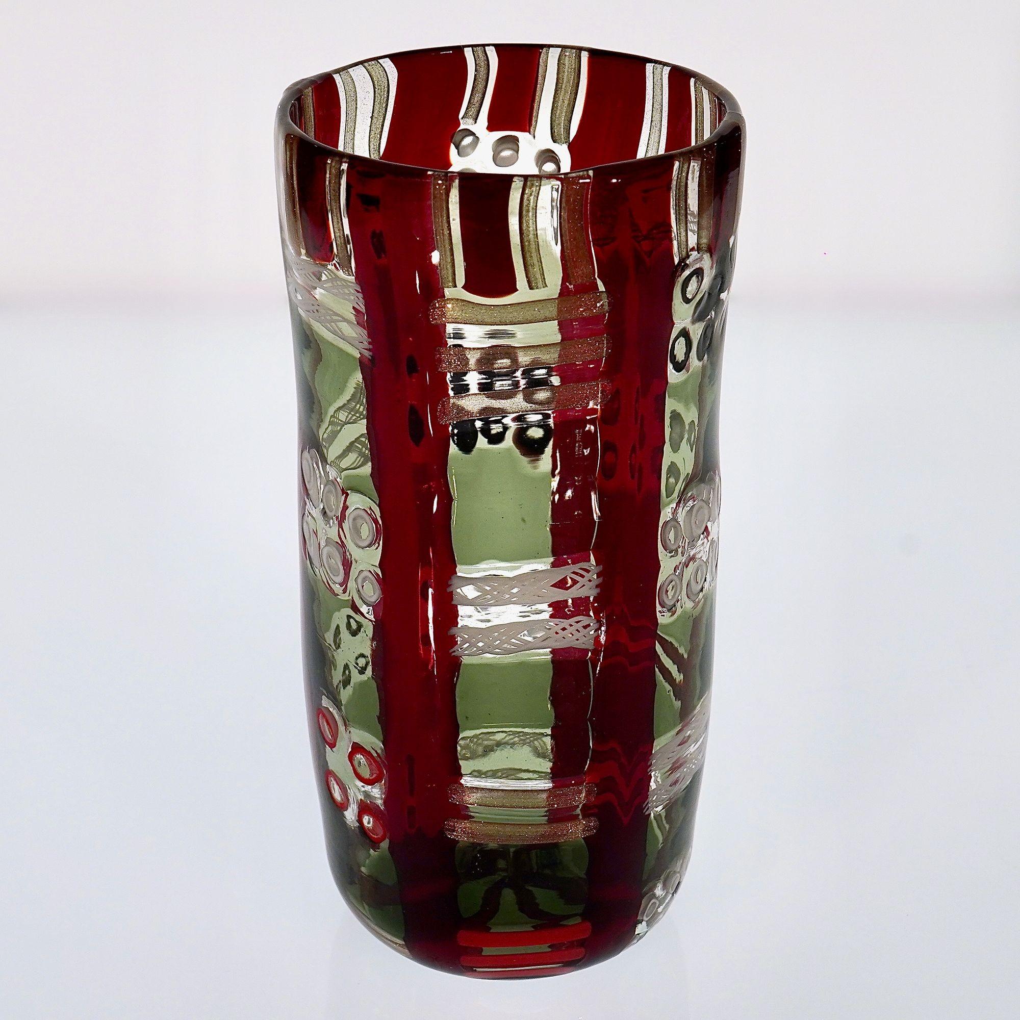 Mosaik Murano Vase mit Murrina, Zanfirico und Avventurina in rot und grau im Angebot 10
