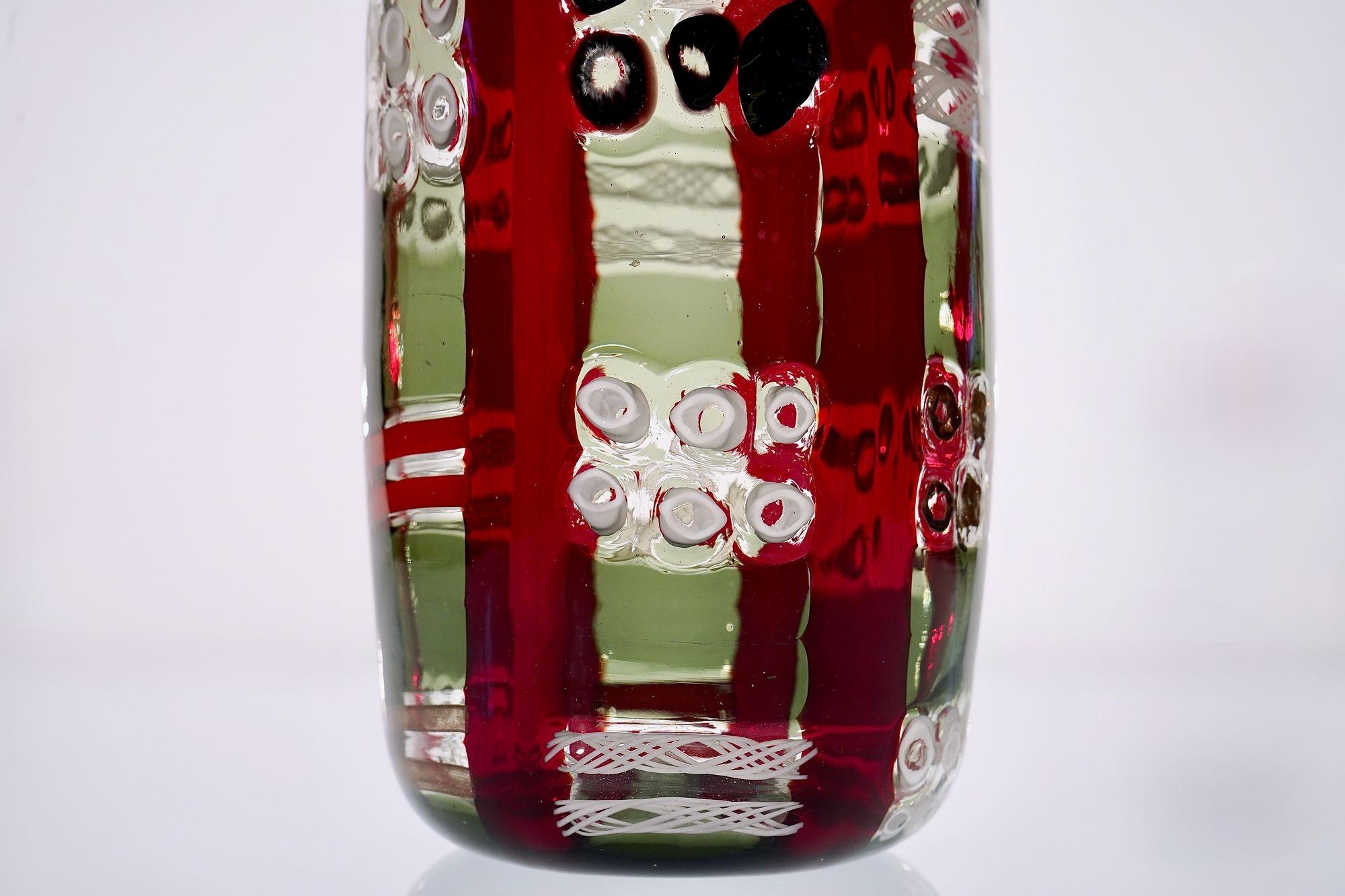 Mosaik Murano Vase mit Murrina, Zanfirico und Avventurina in rot und grau im Angebot 11