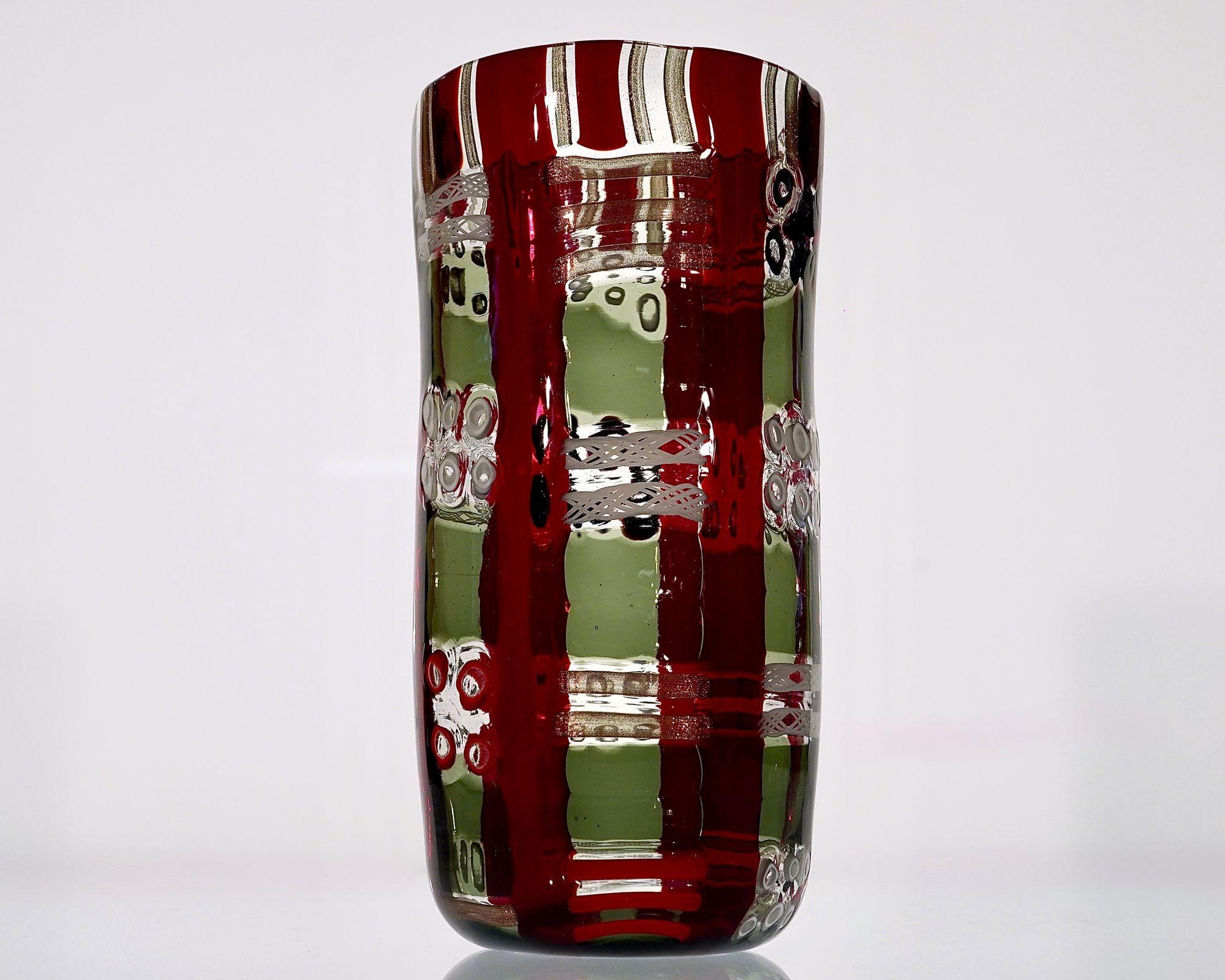 Mosaik Murano Vase mit Murrina, Zanfirico und Avventurina in rot und grau im Angebot 2